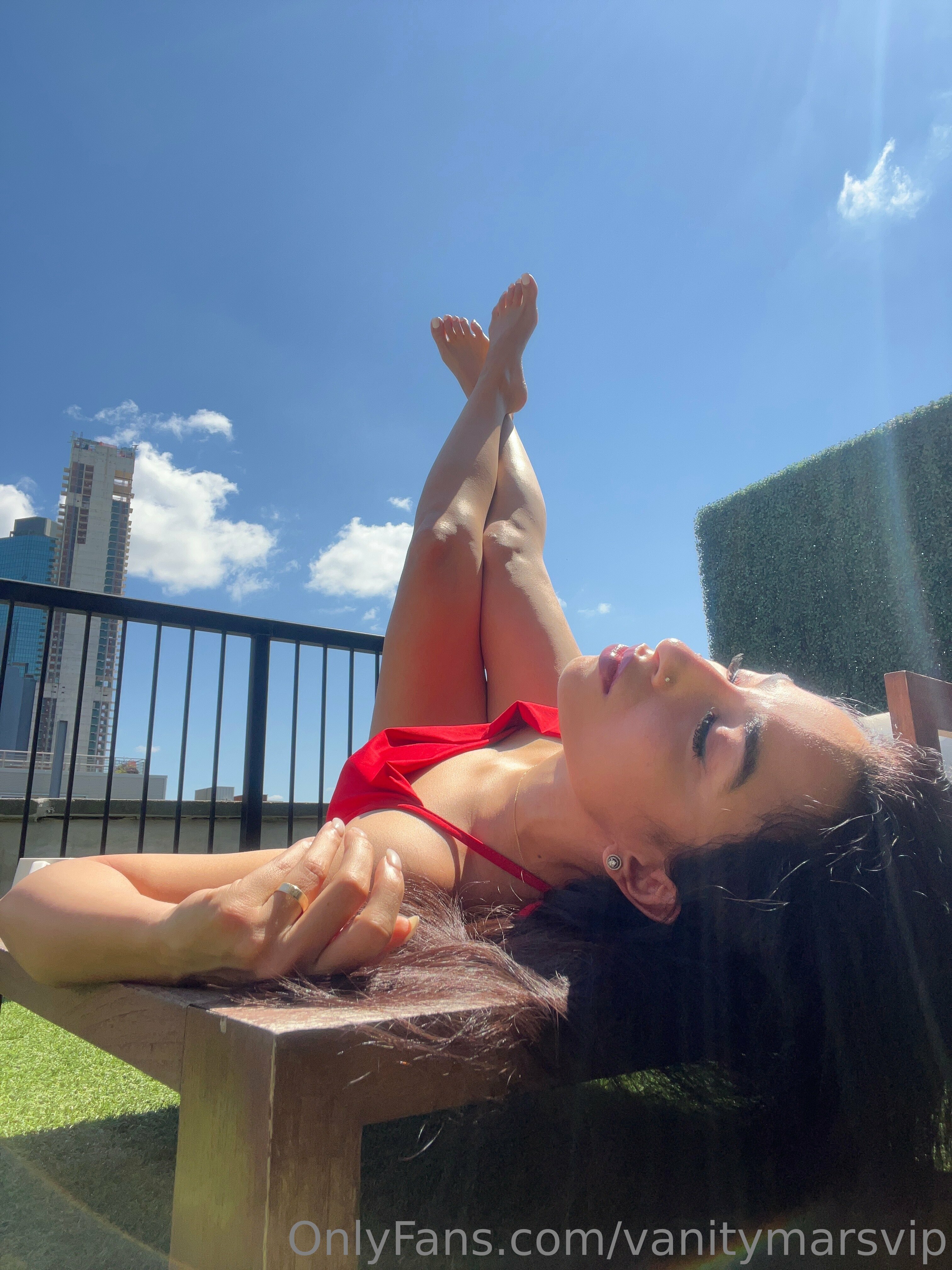 servinggaia feet photo 6