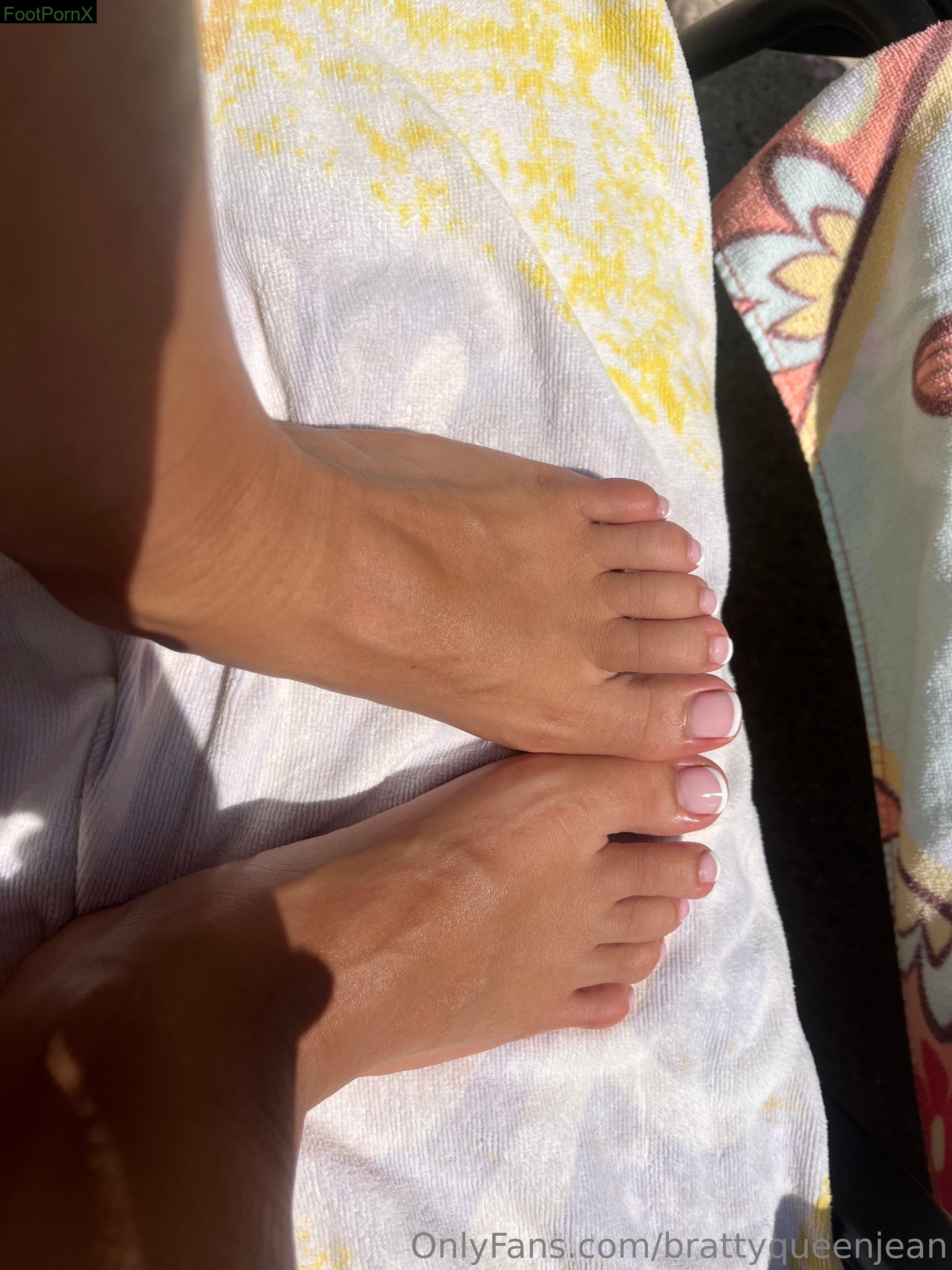 brattyqueenjean feet photo 14