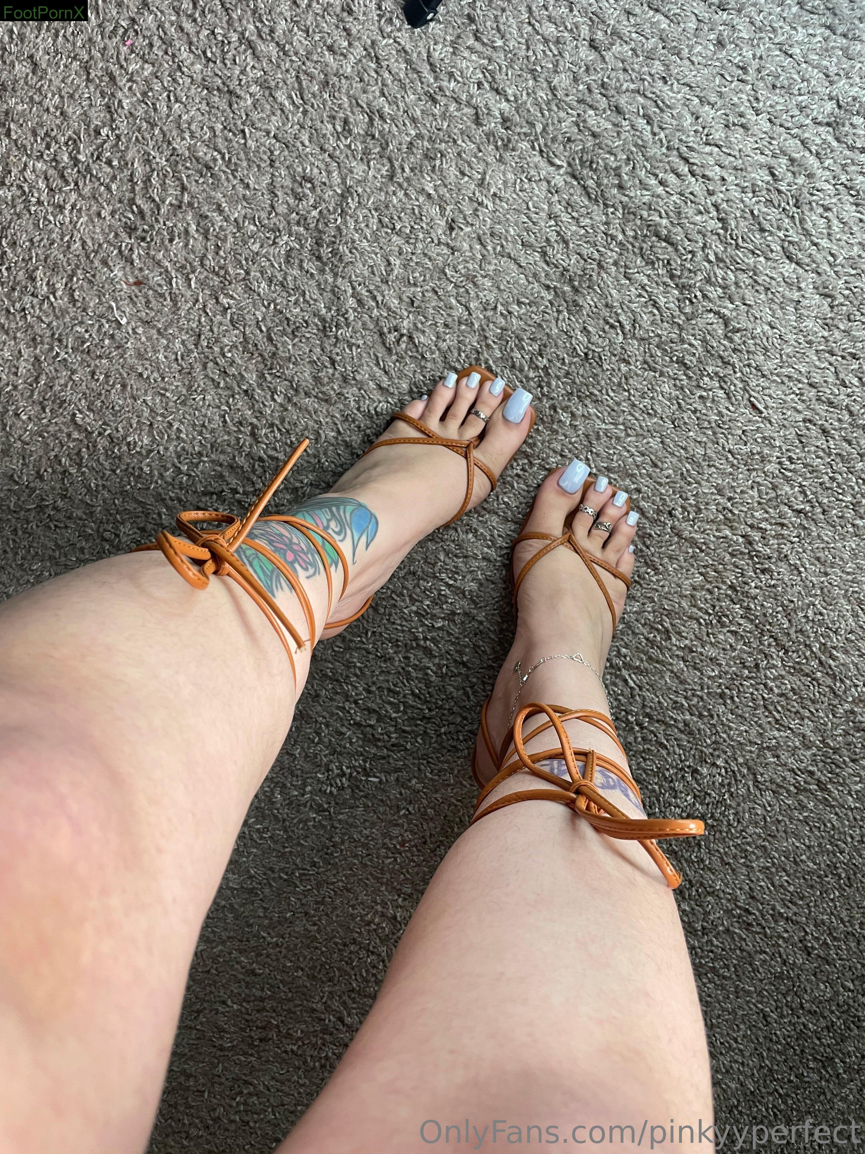 pinkyyperfect feet photo 12
