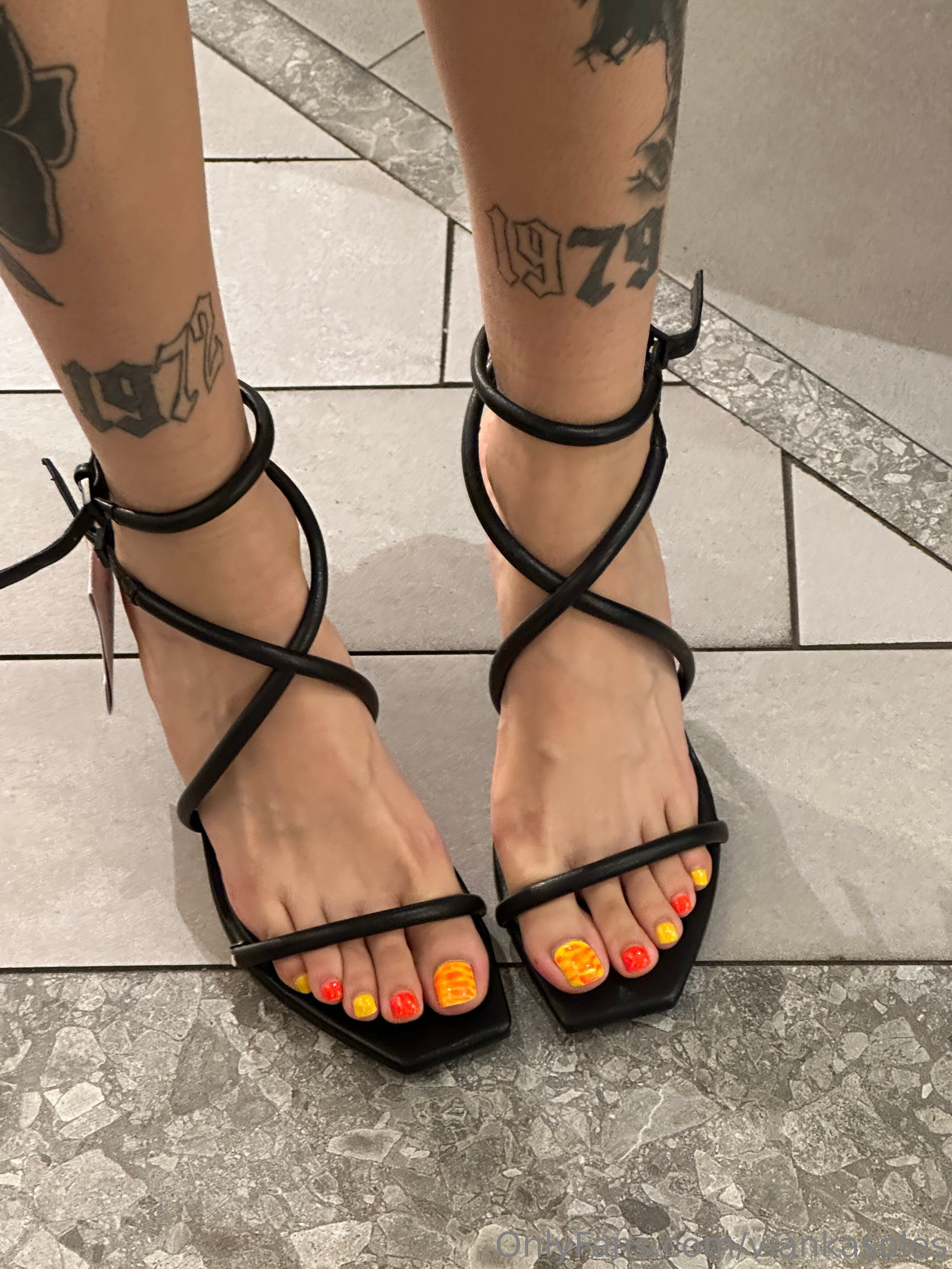 viankasoles feet photo 19