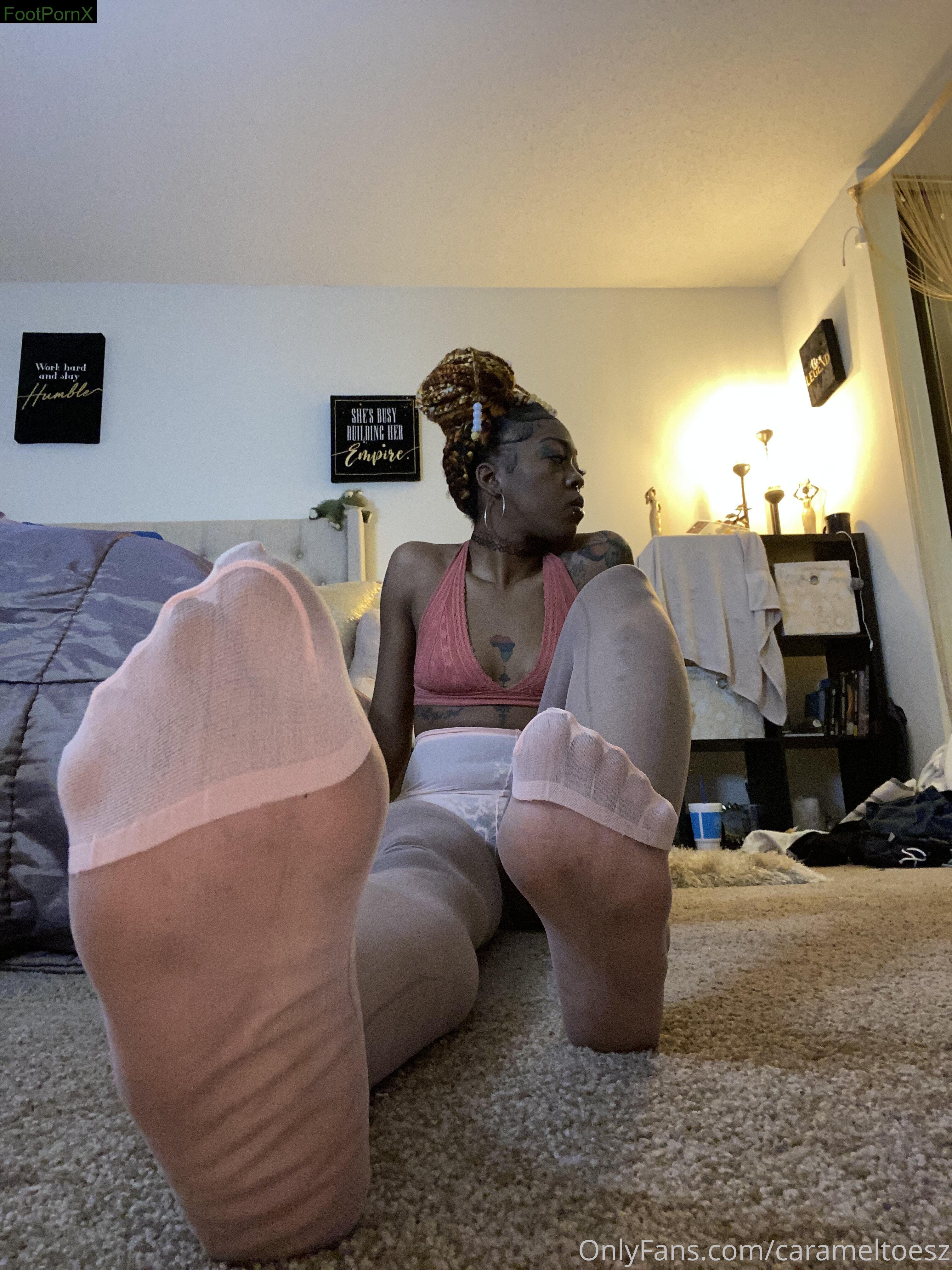 carameltoesz feet photo 12