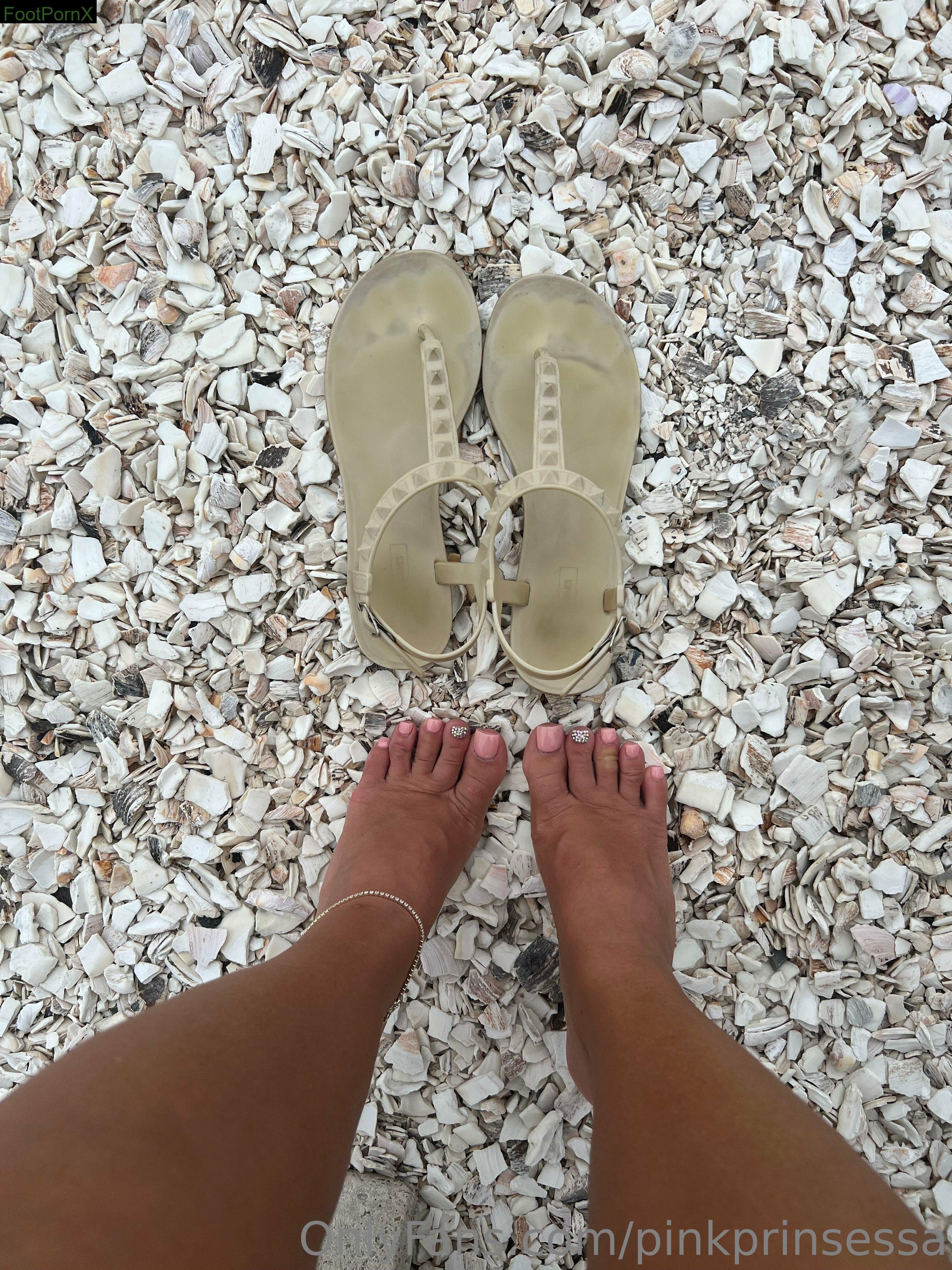 pinkprinsessa feet photo 7