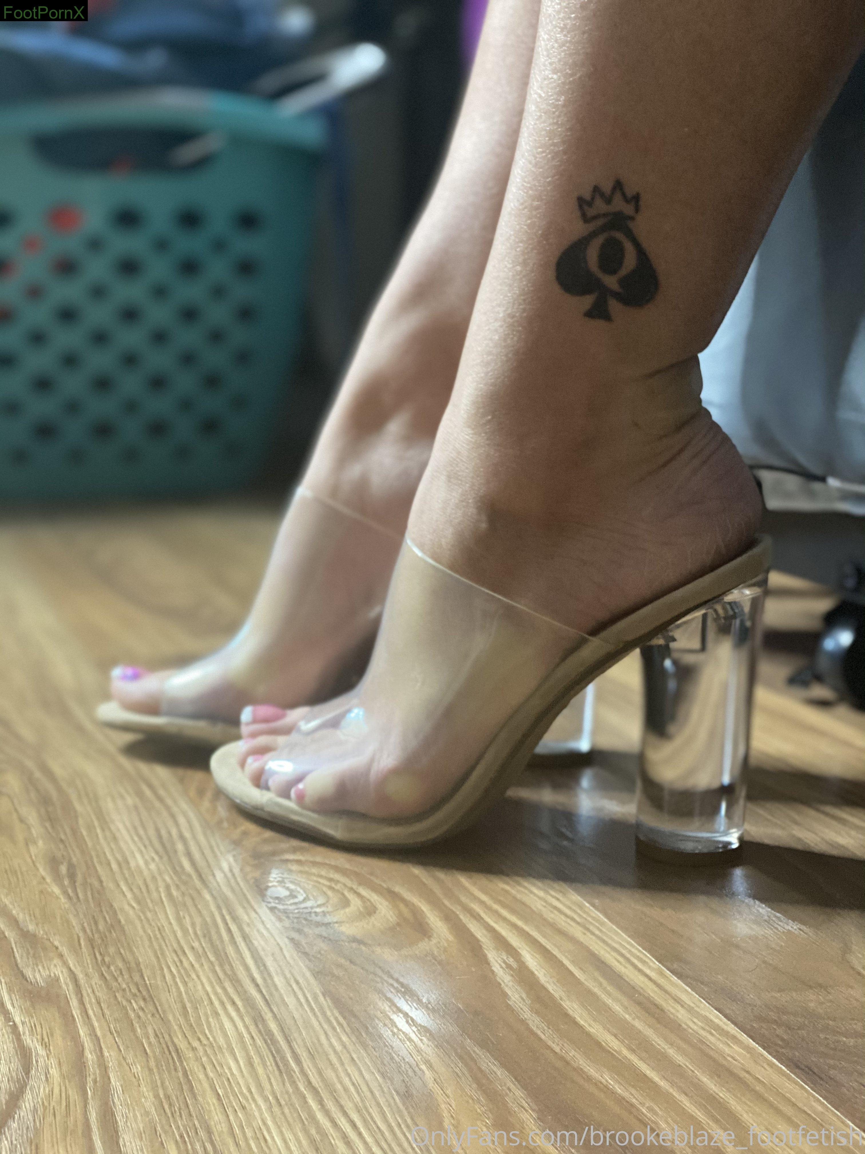 brookeblaze_footfetish feet photo 6