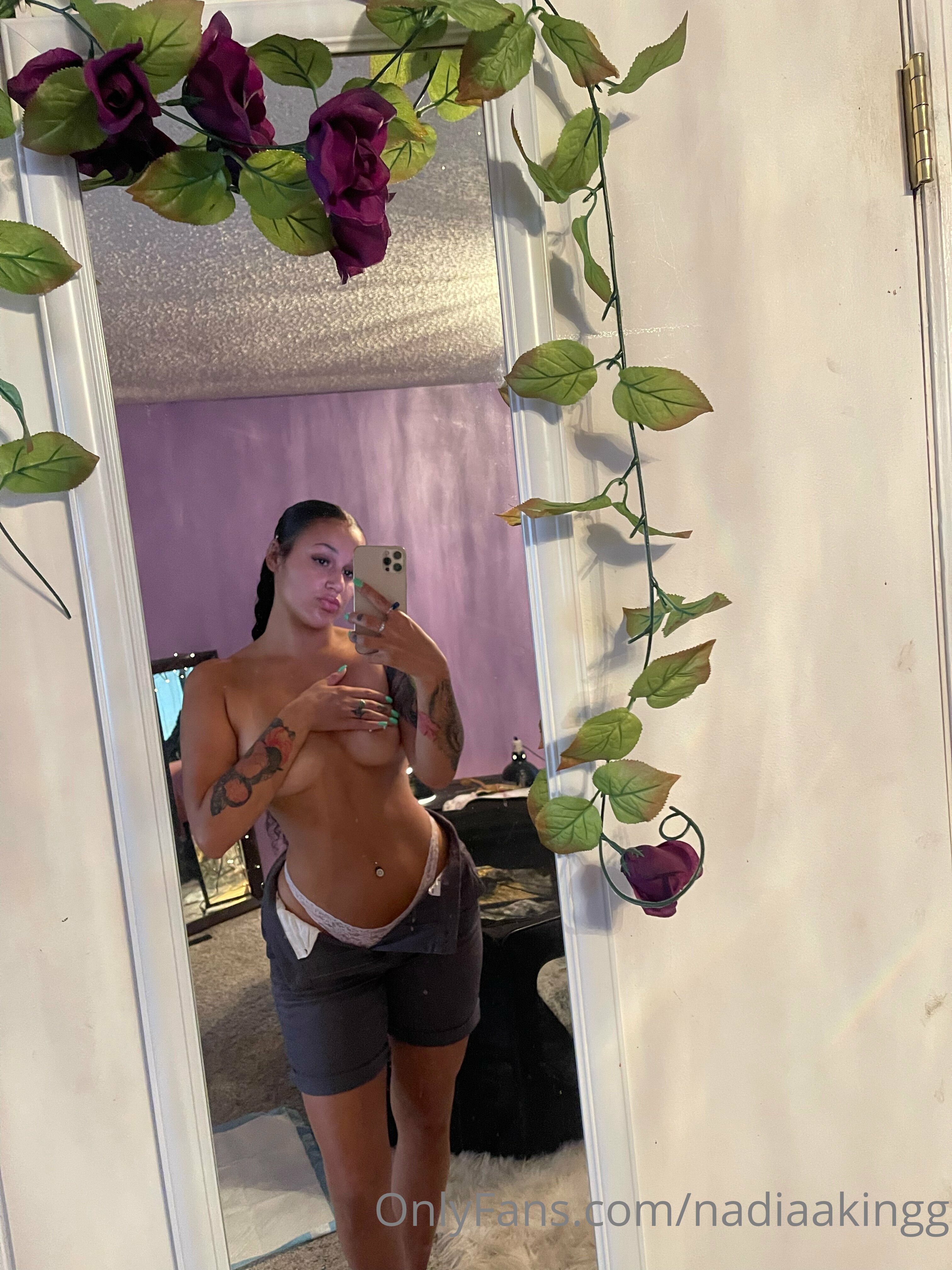 nadiaakingg feet photo 3