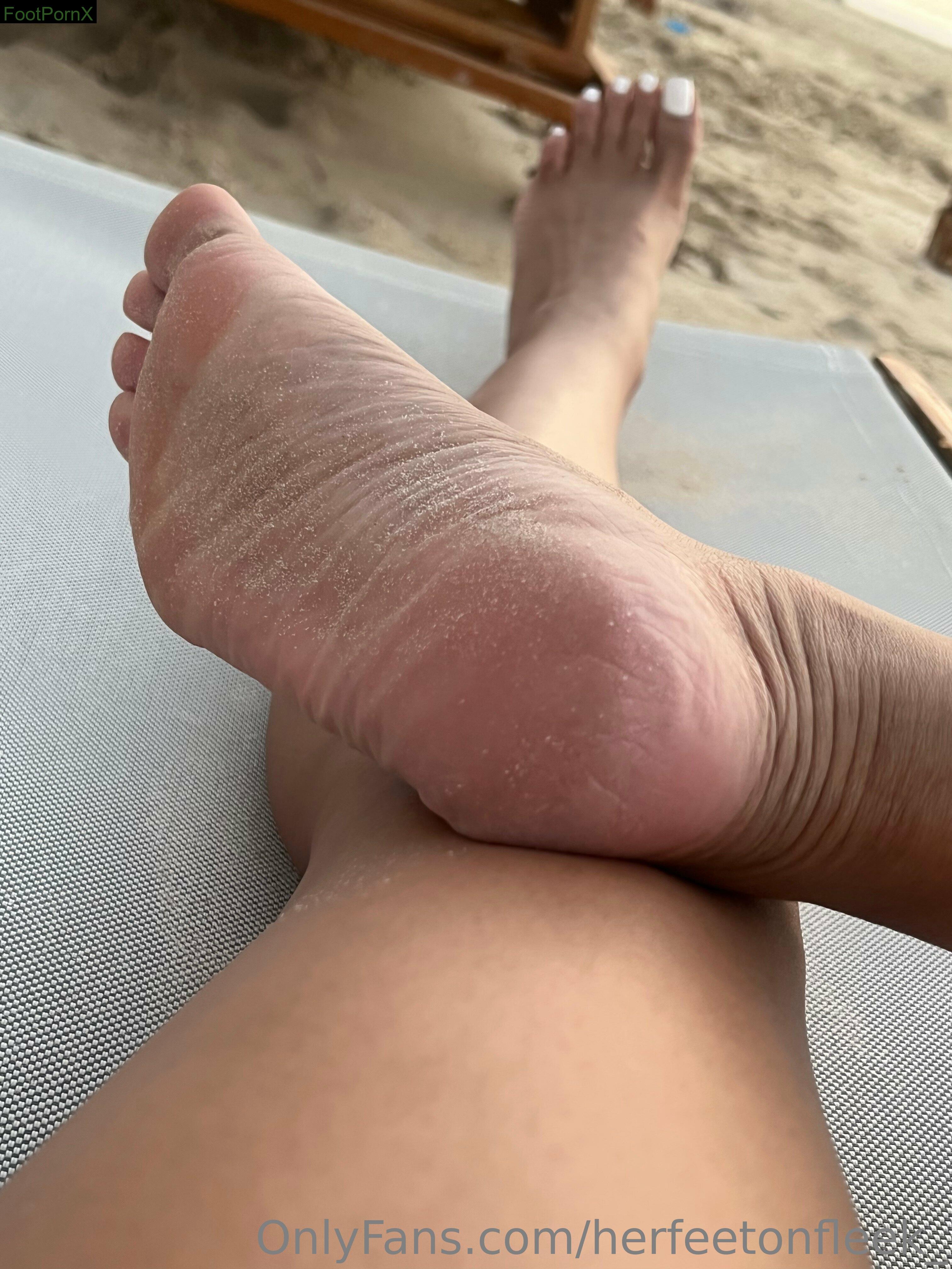 herfeetonfleek_ feet photo 7