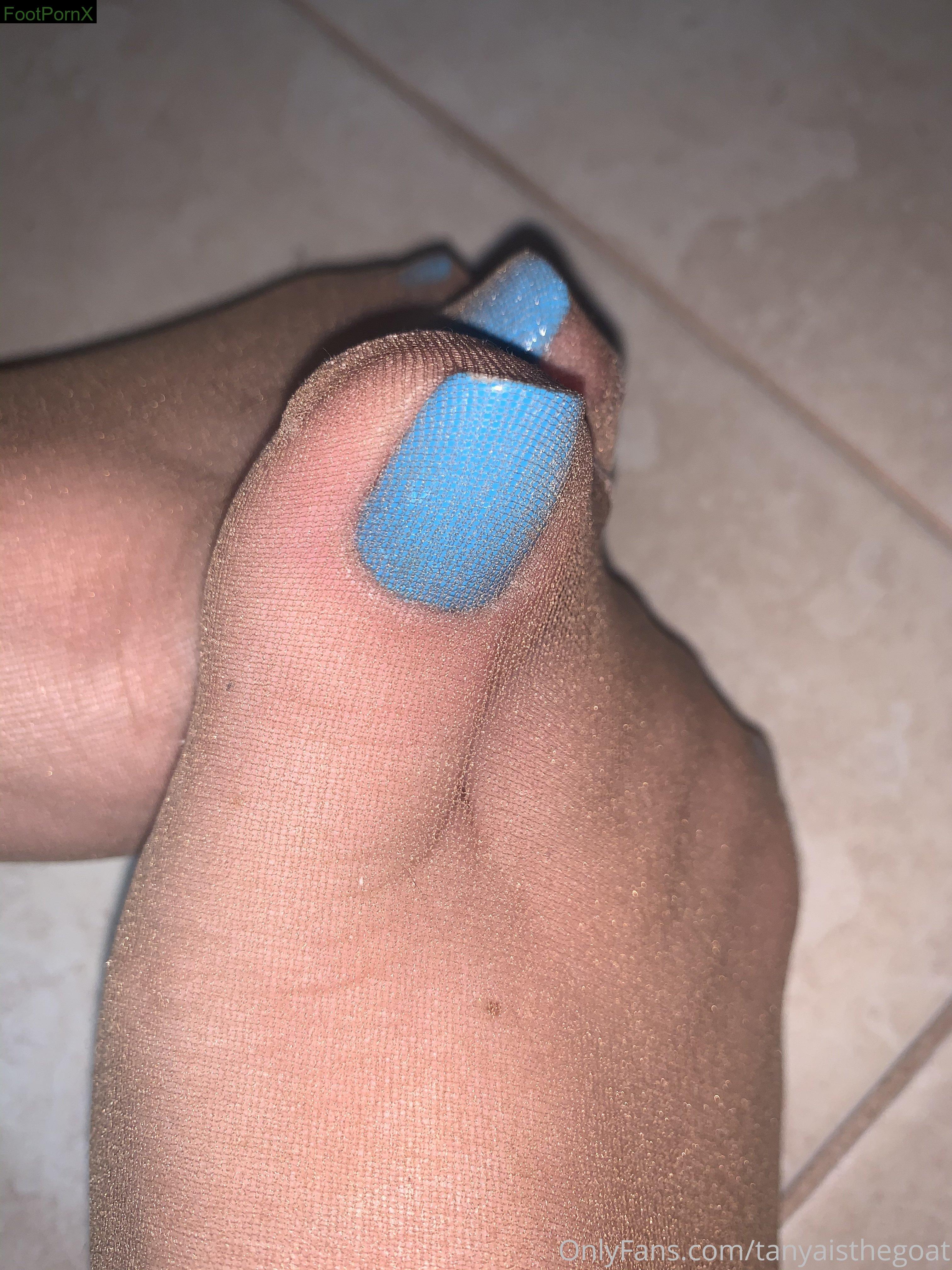 tanyaisthegoat feet photo 12