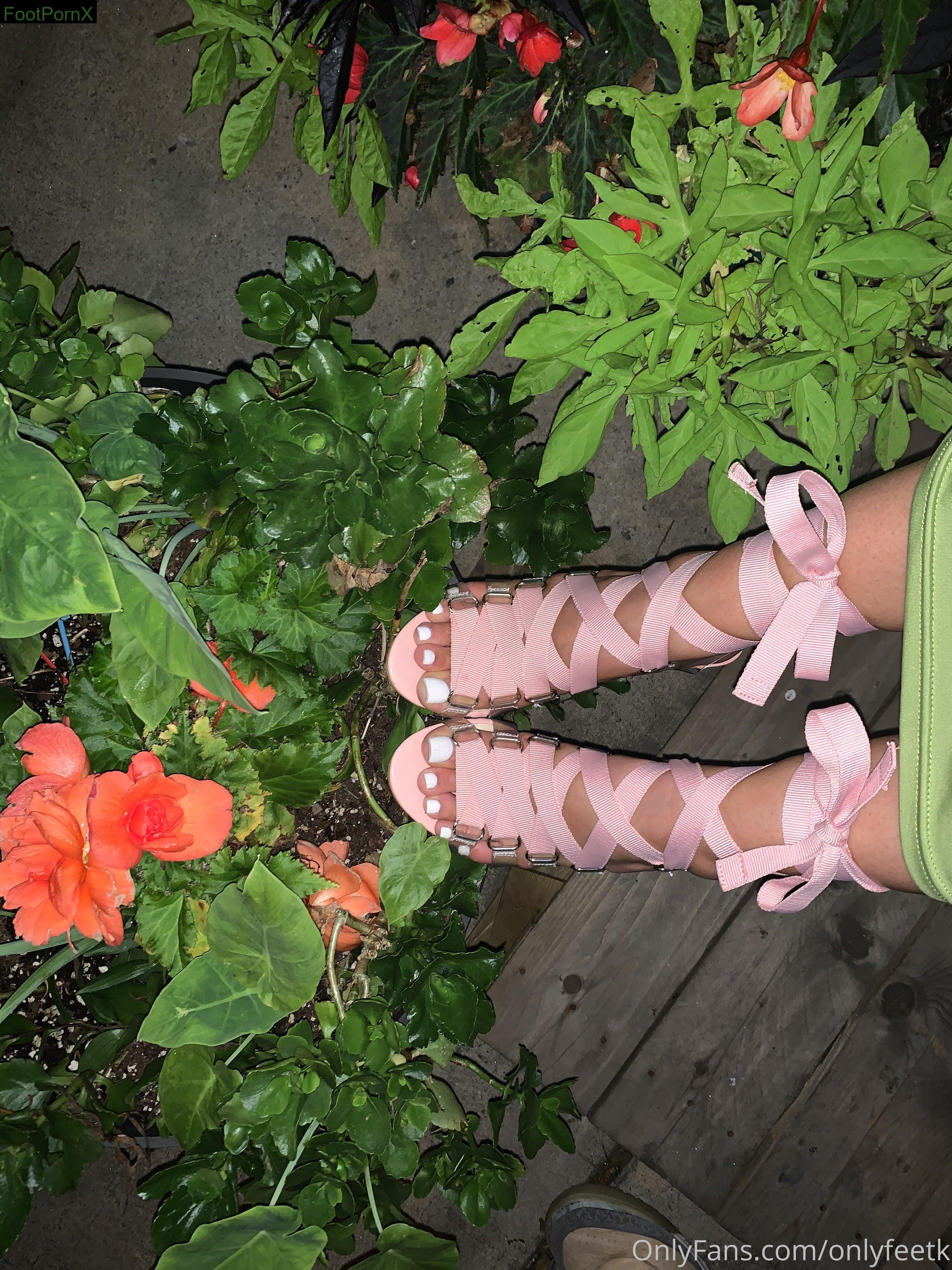 pinkprinsessa feet photo 8