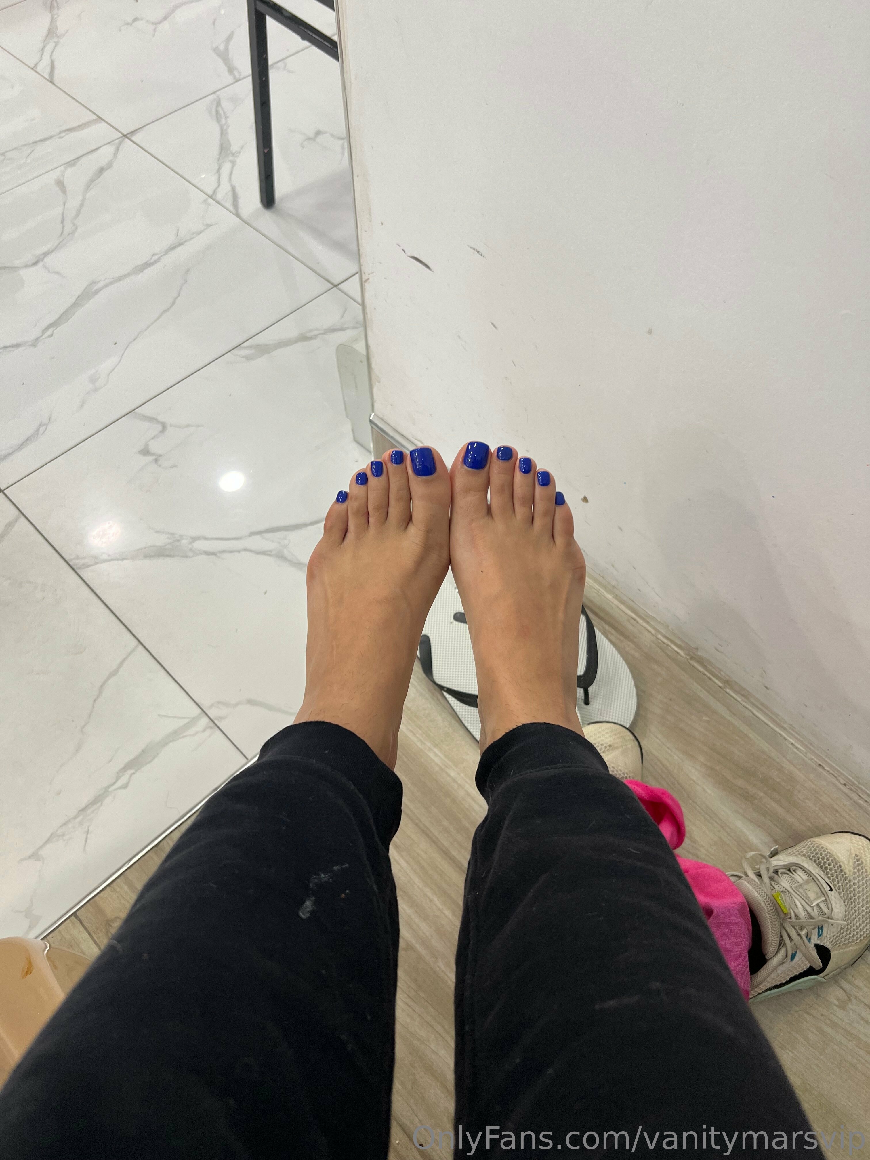 servinggaia feet photo 3