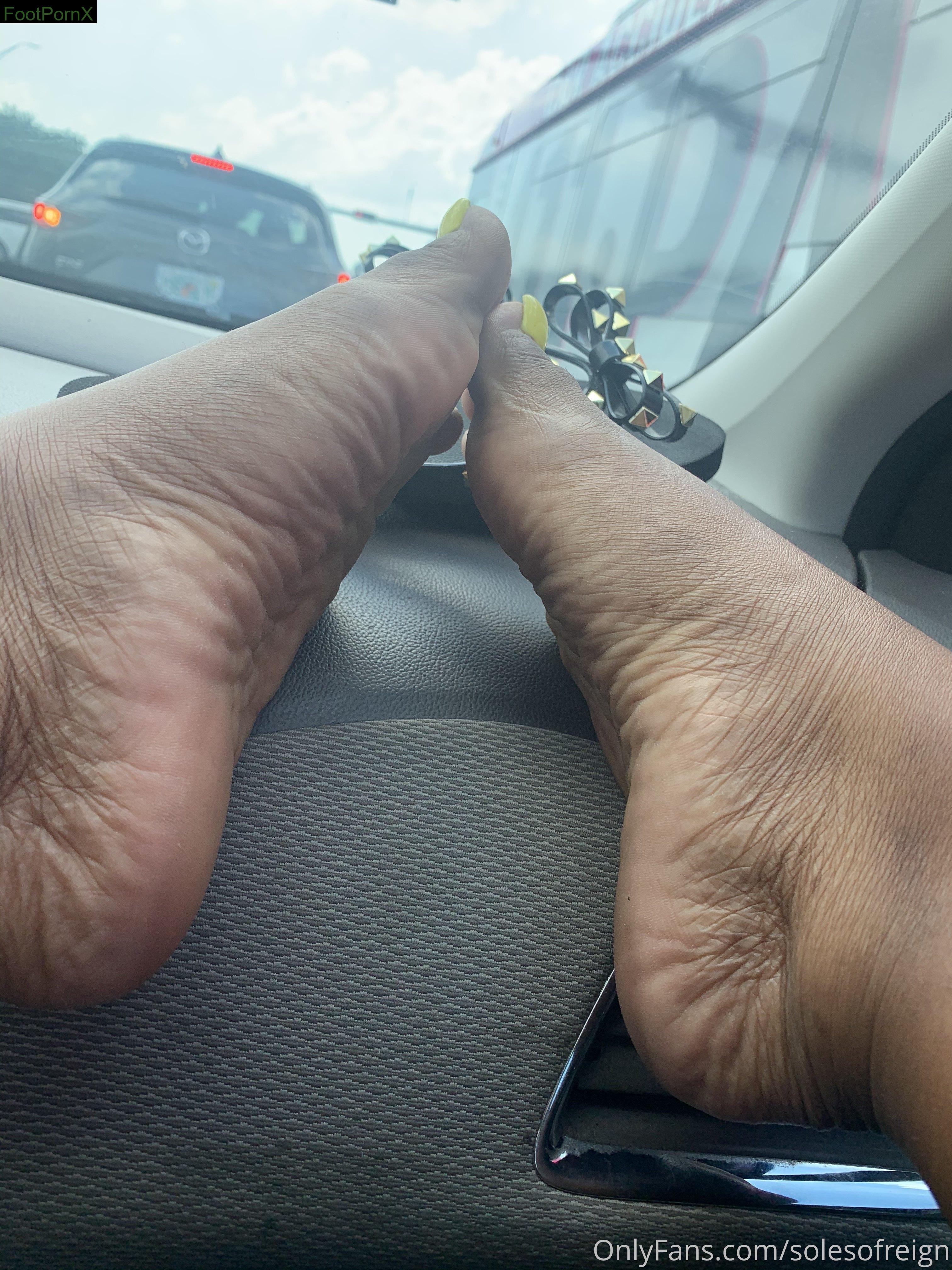 thagoddessreignn feet photo 14