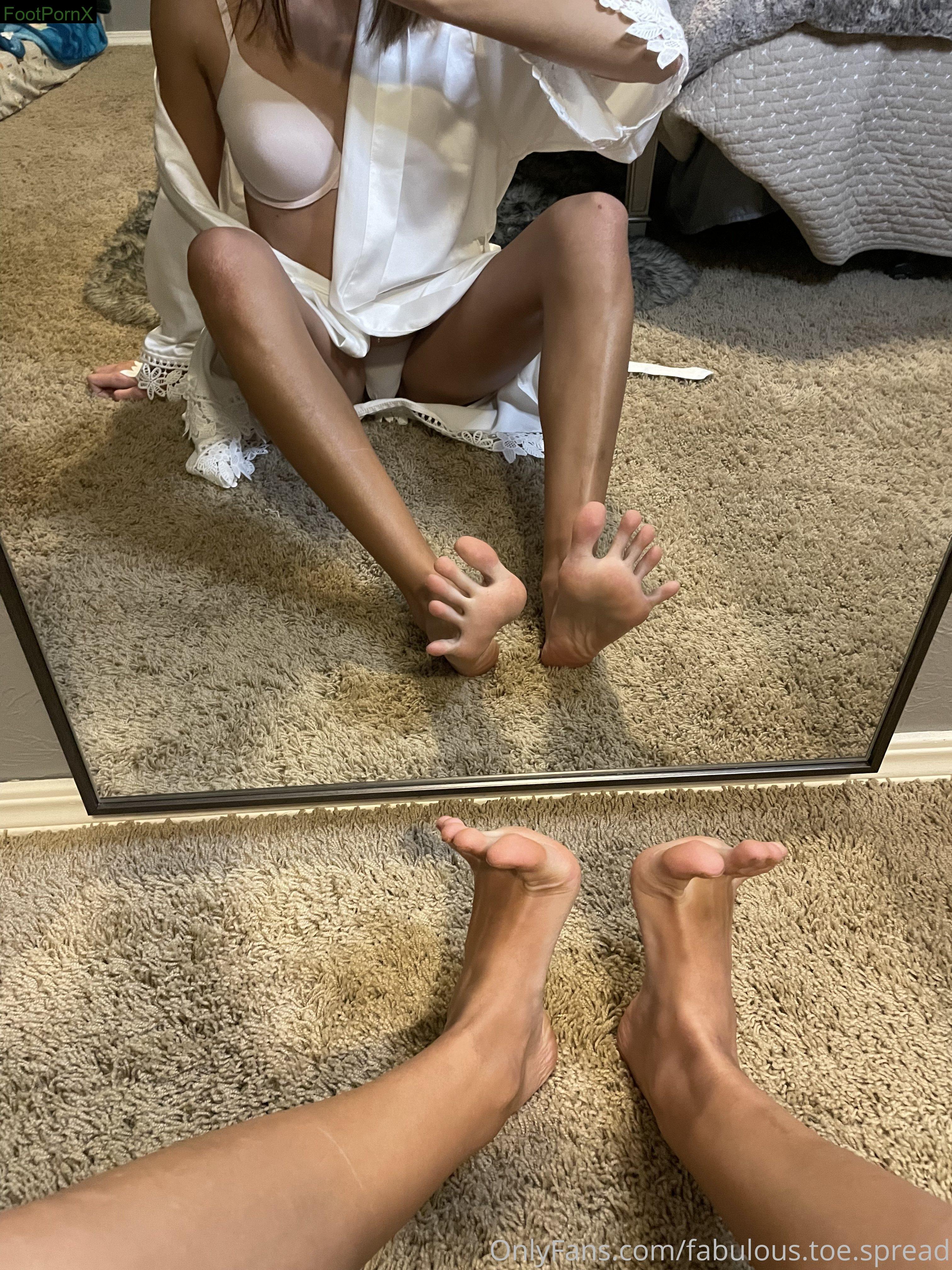 fabulous.toe.spread