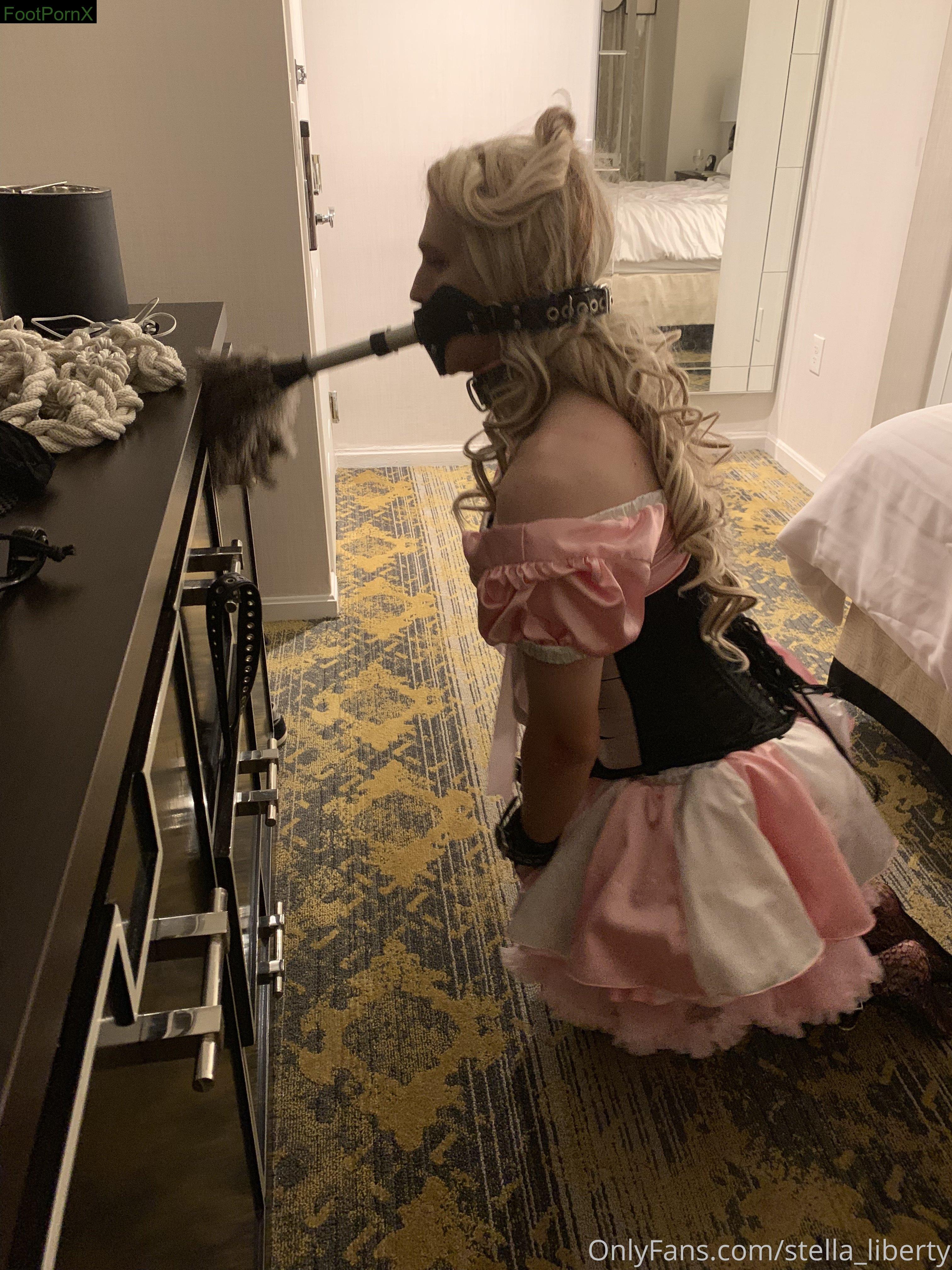 stella_liberty feet photo 4