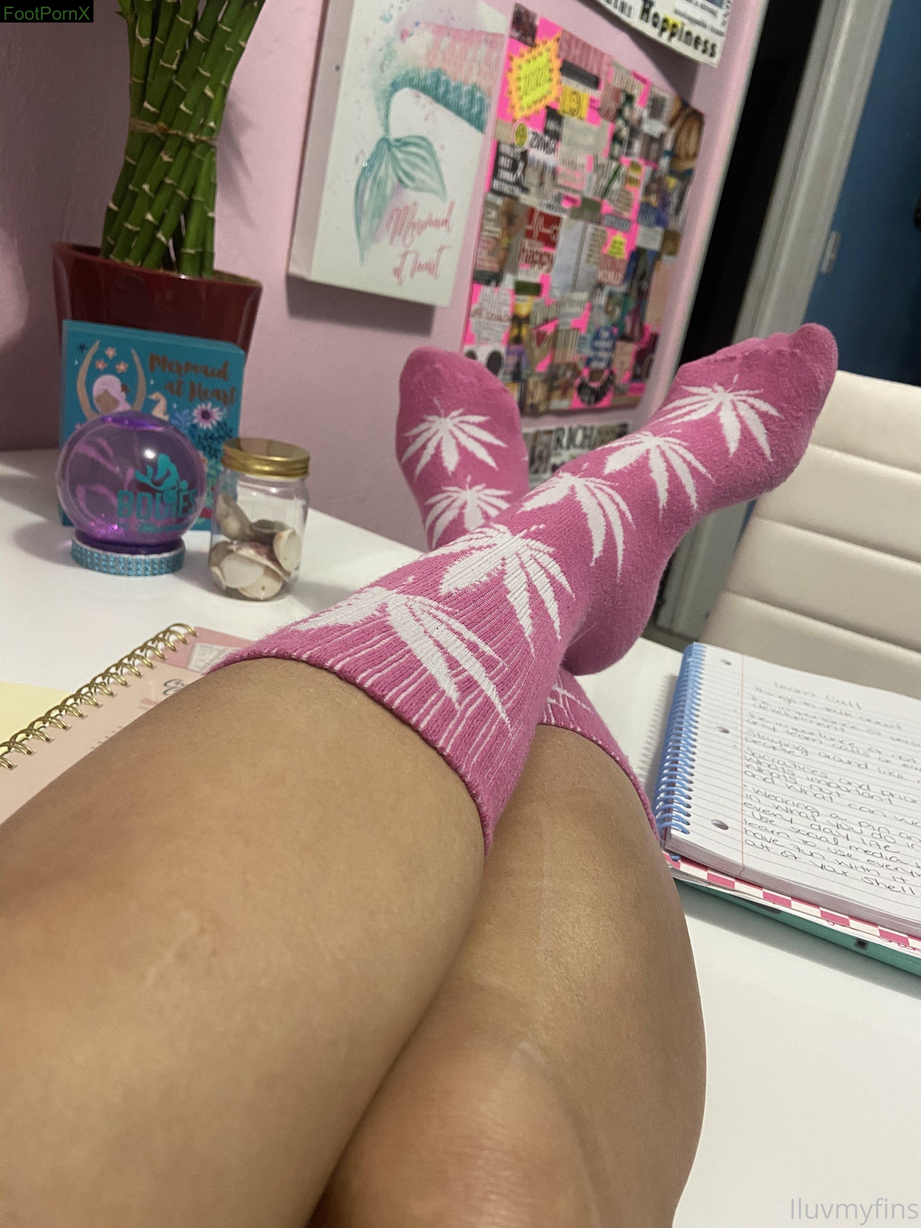 iluvmyfins feet photo 10