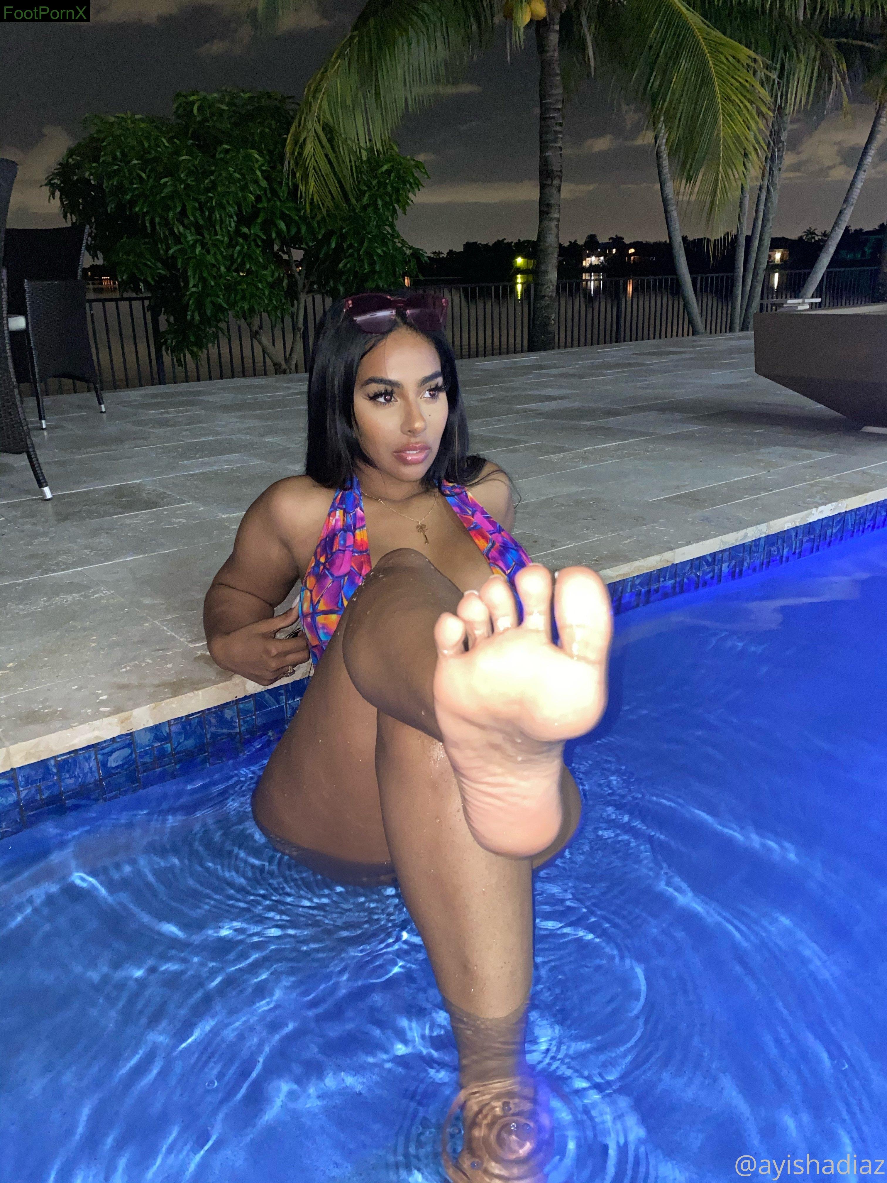ayishadiaz feet photo 22