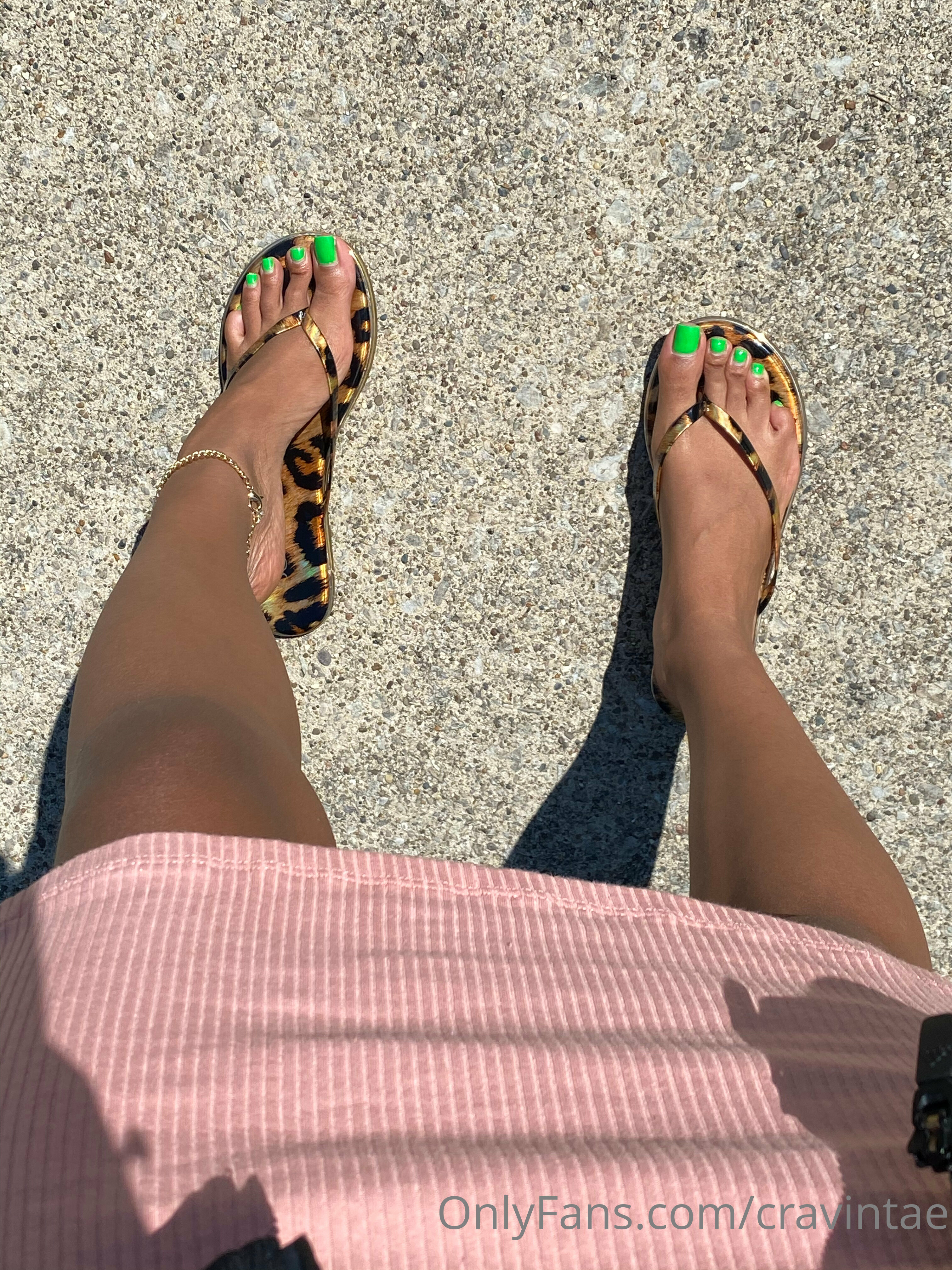 cravintae feet photo 4
