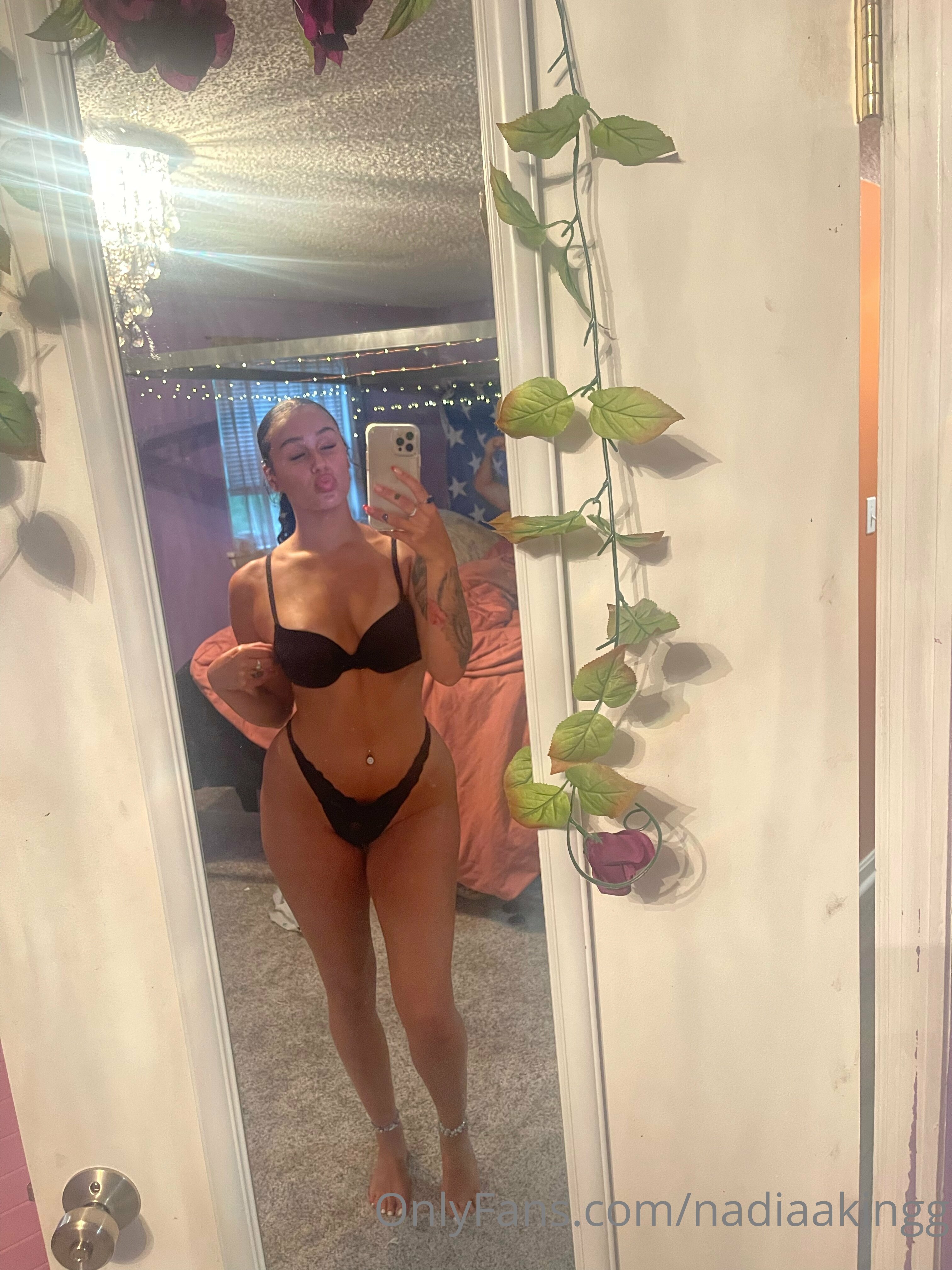 nadiaakingg feet photo 14