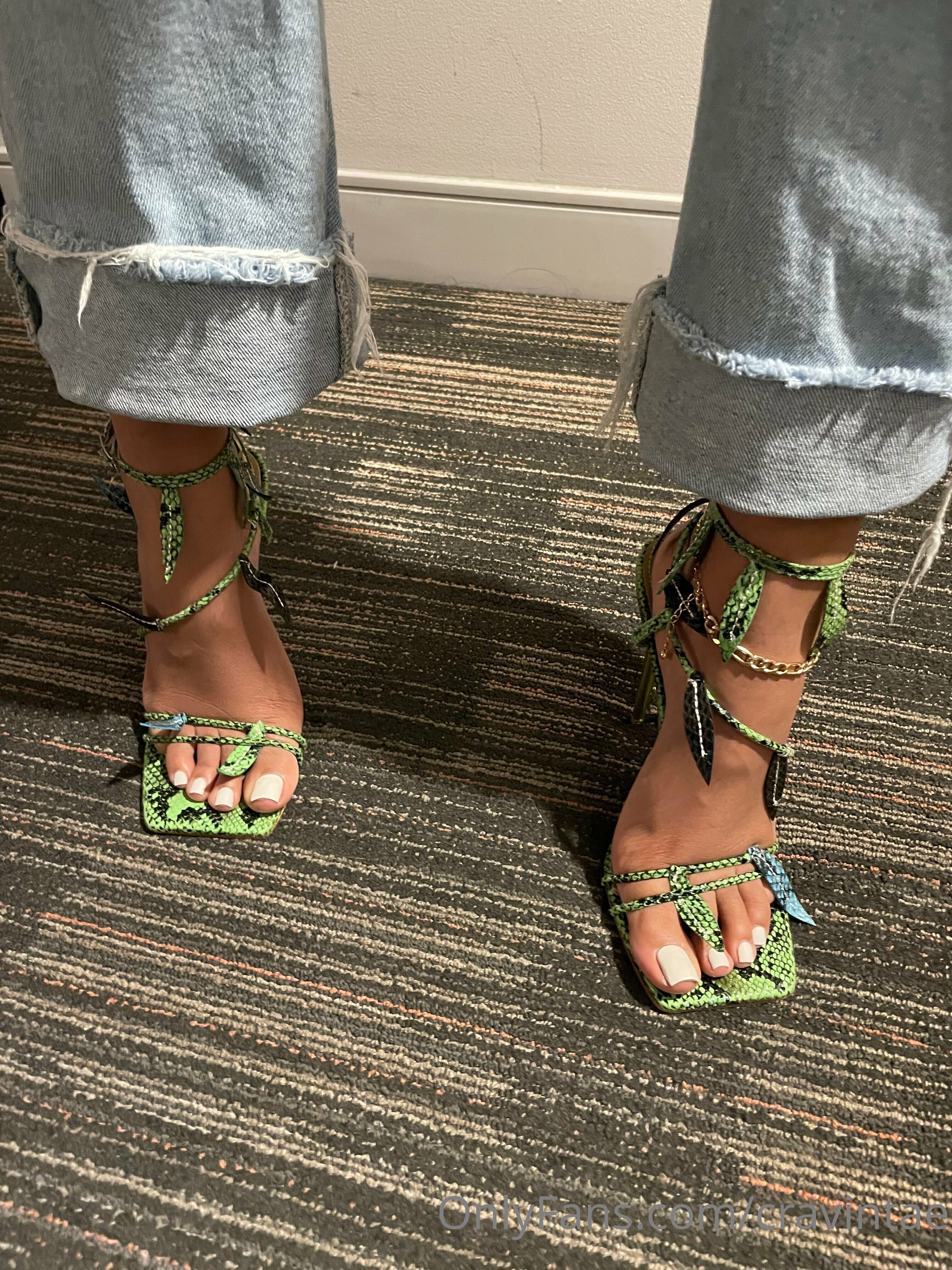cravintae feet photo 3