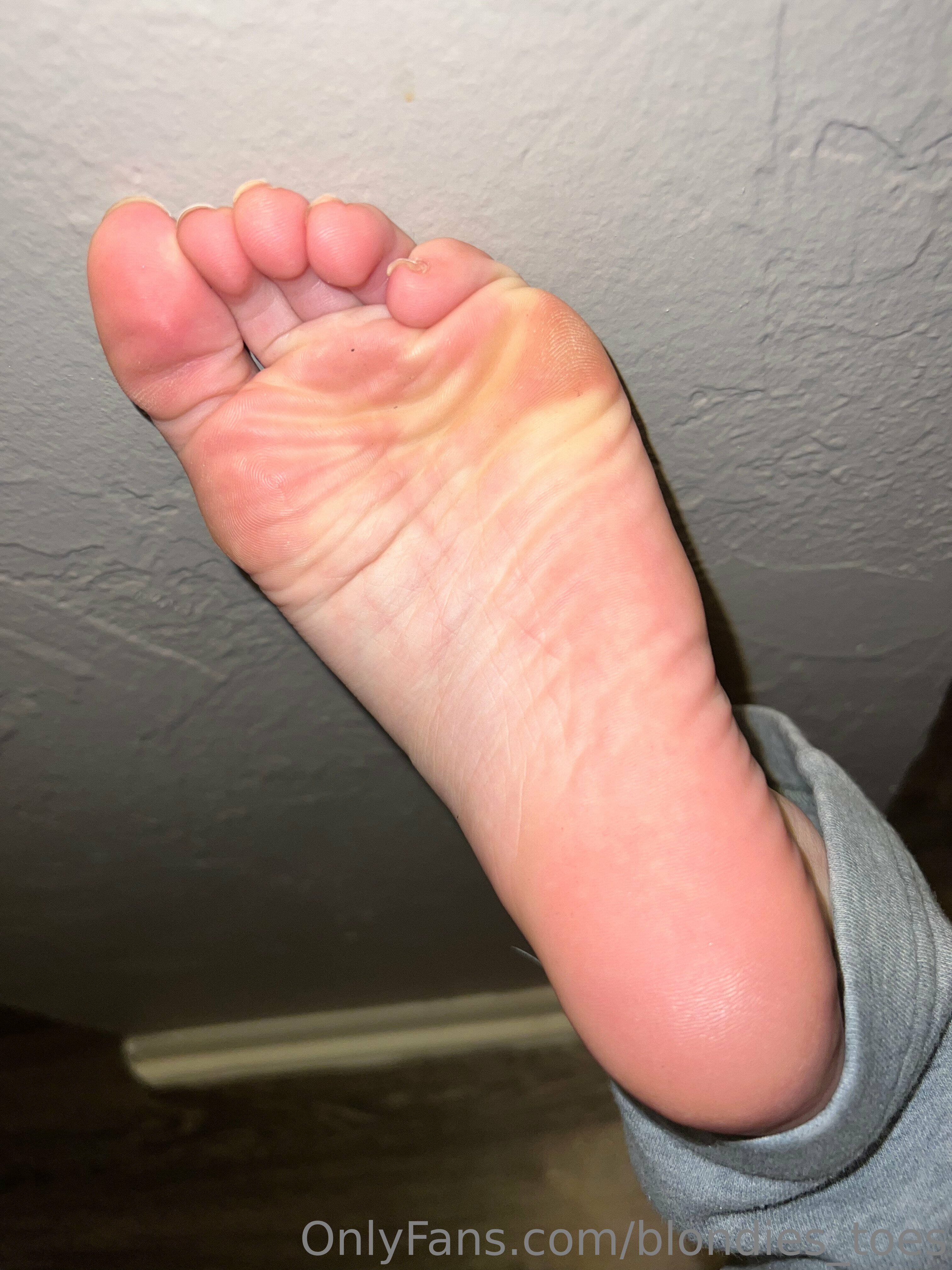 brees_feet1 feet photo 7