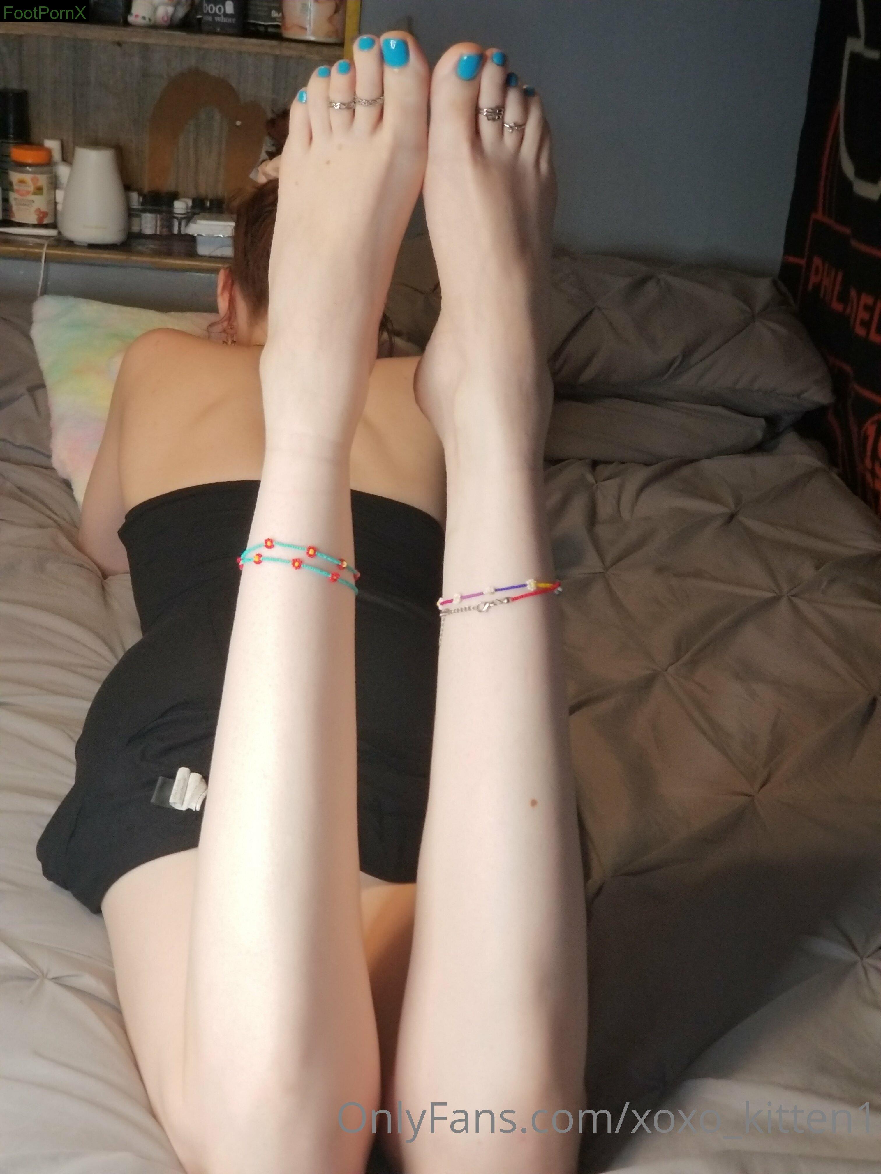 misbehaved feet photo 23