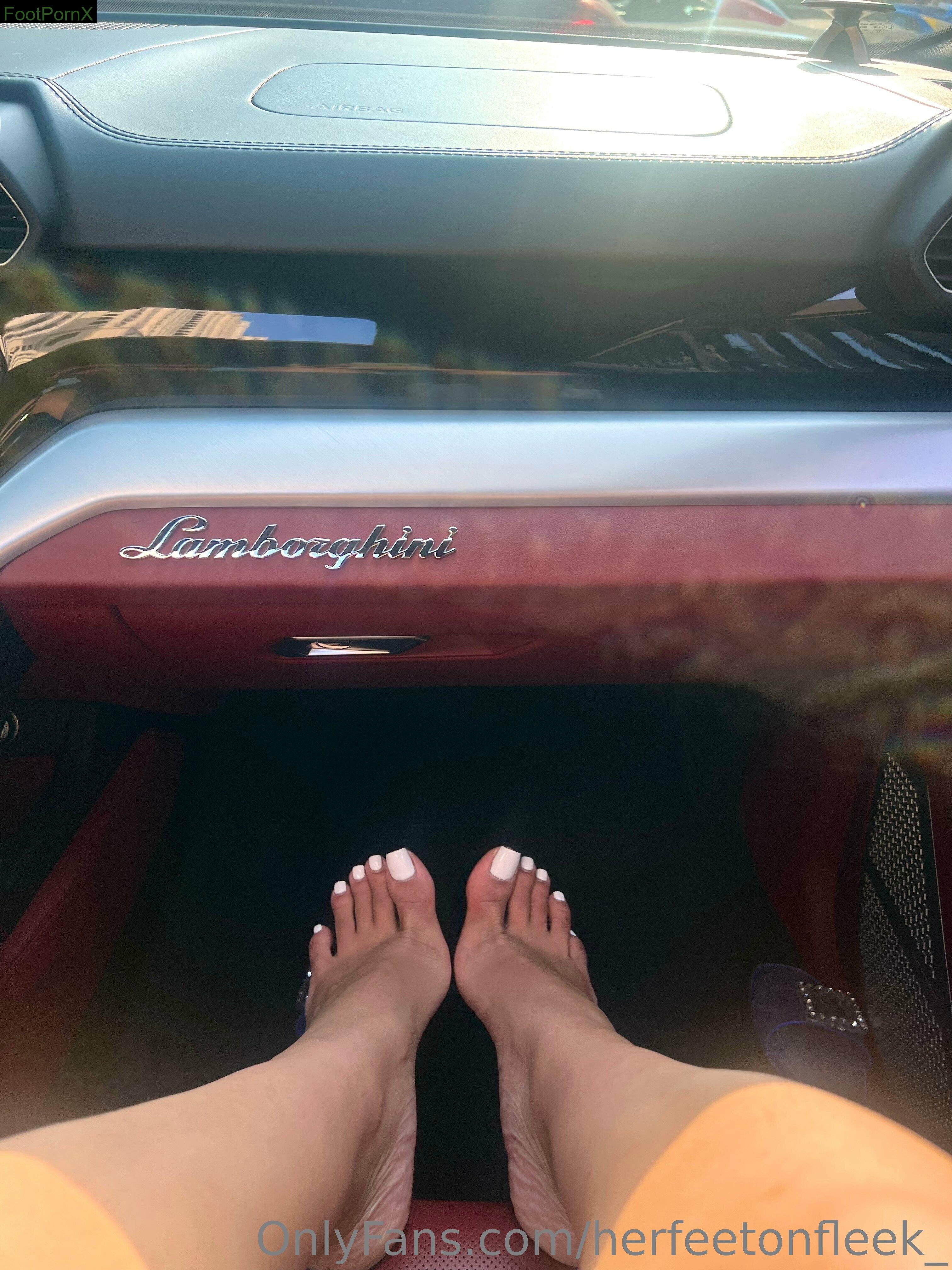 herfeetonfleek_ feet photo 1