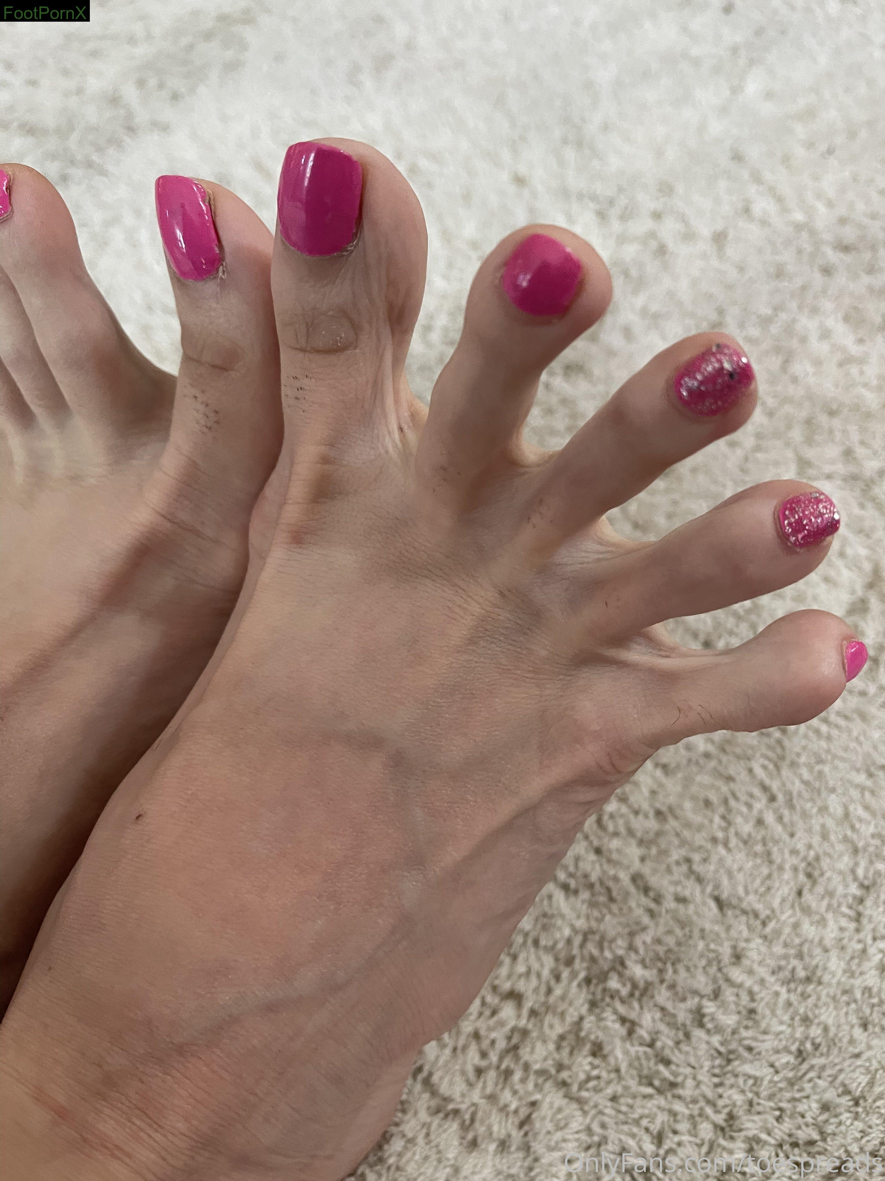 toespreads feet photo 6