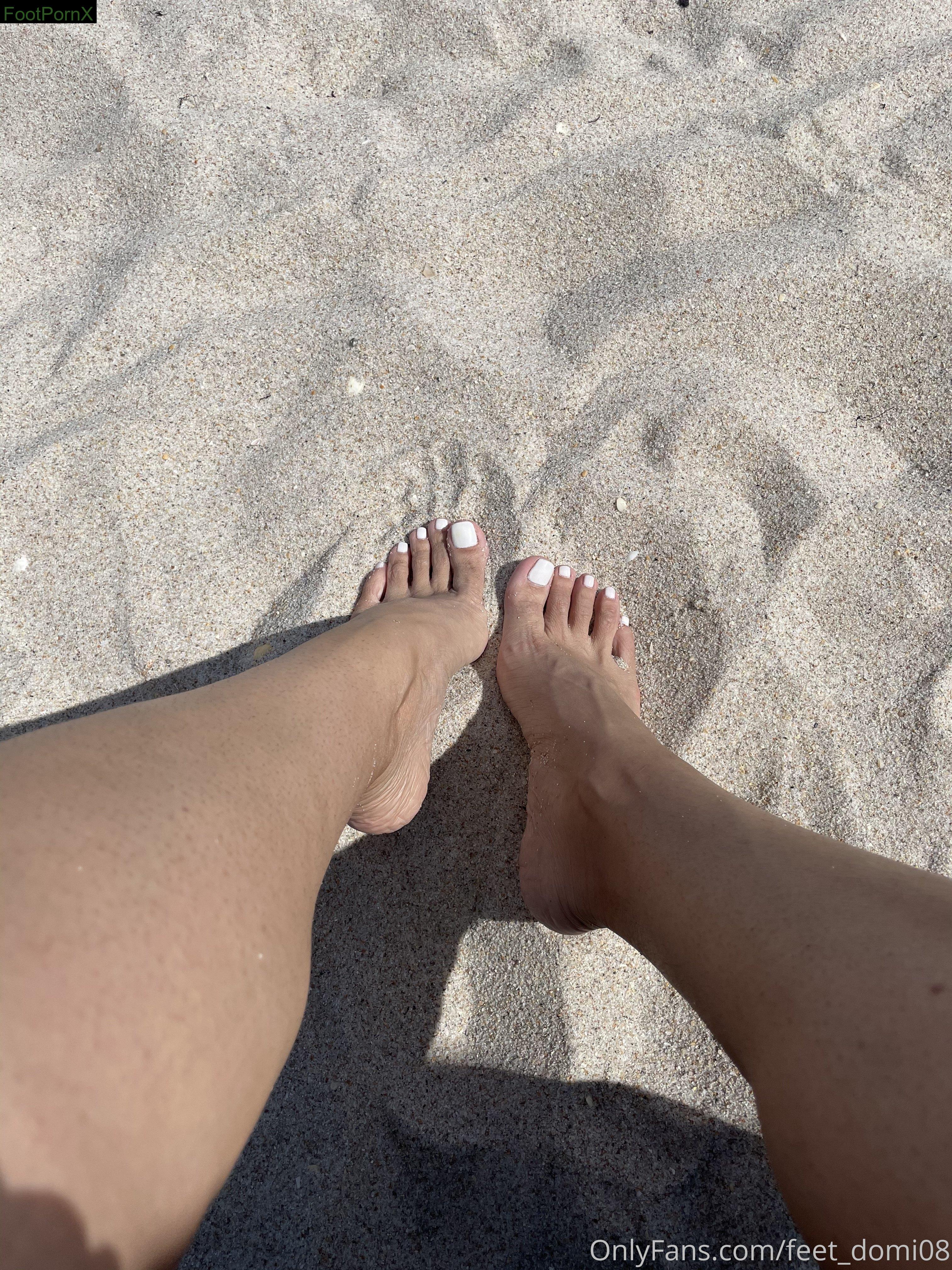 feet_domi08 feet photo 3