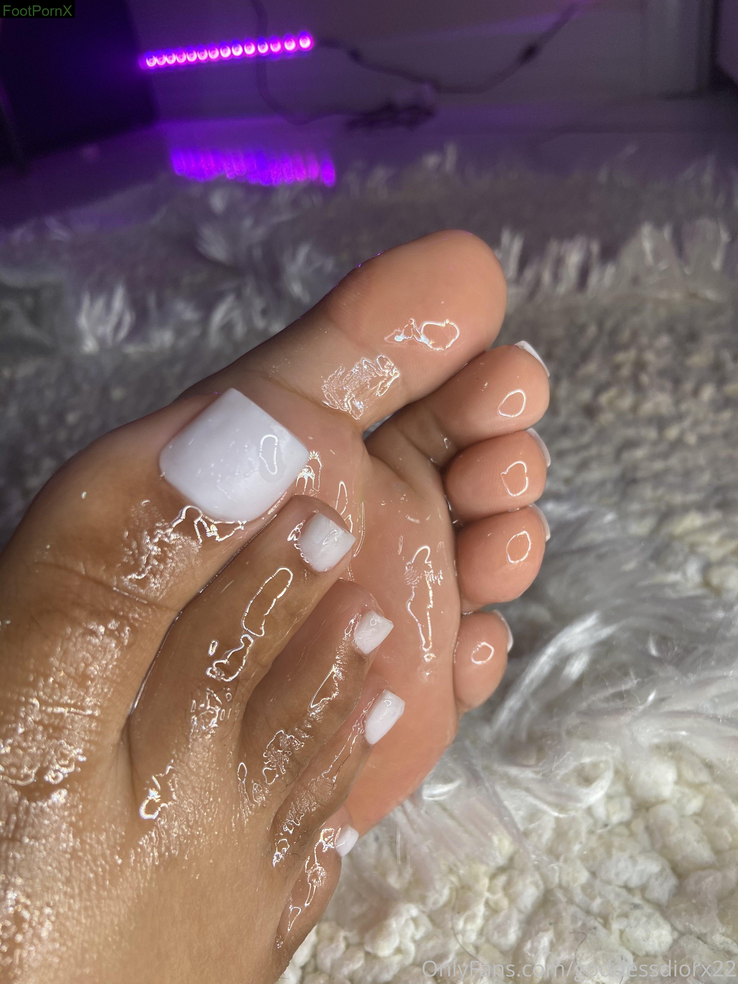 goddessdiorx22 feet photo 2