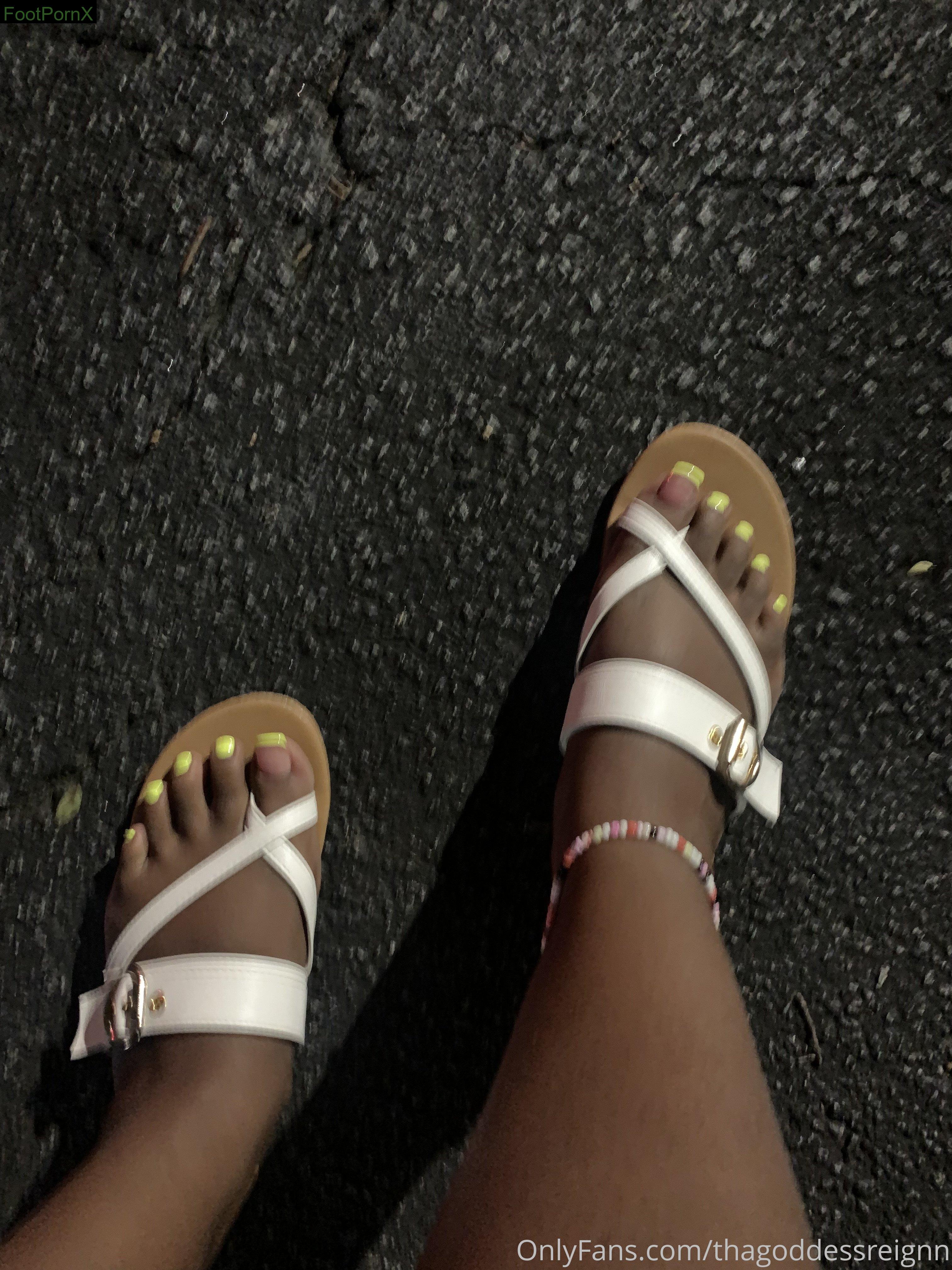 thagoddessreignn feet photo 13