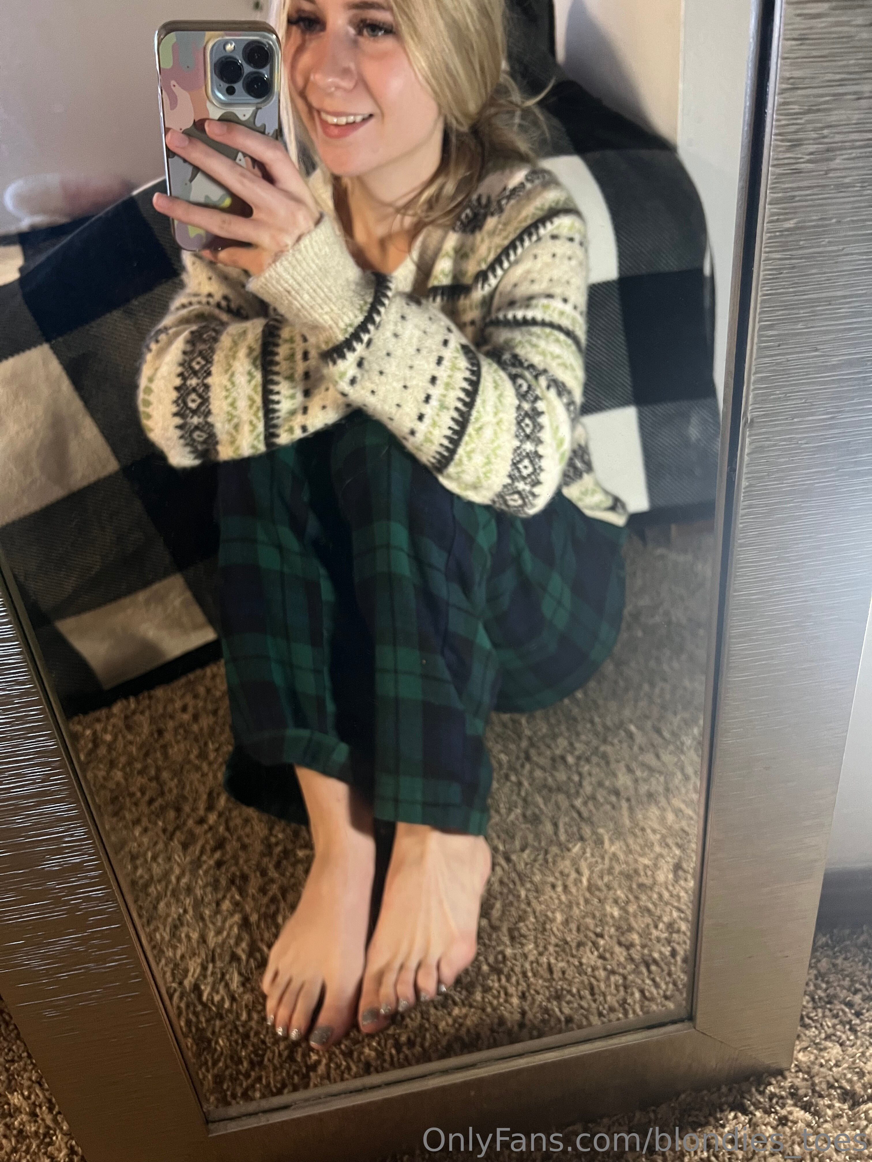 brees_feet1 feet photo 10