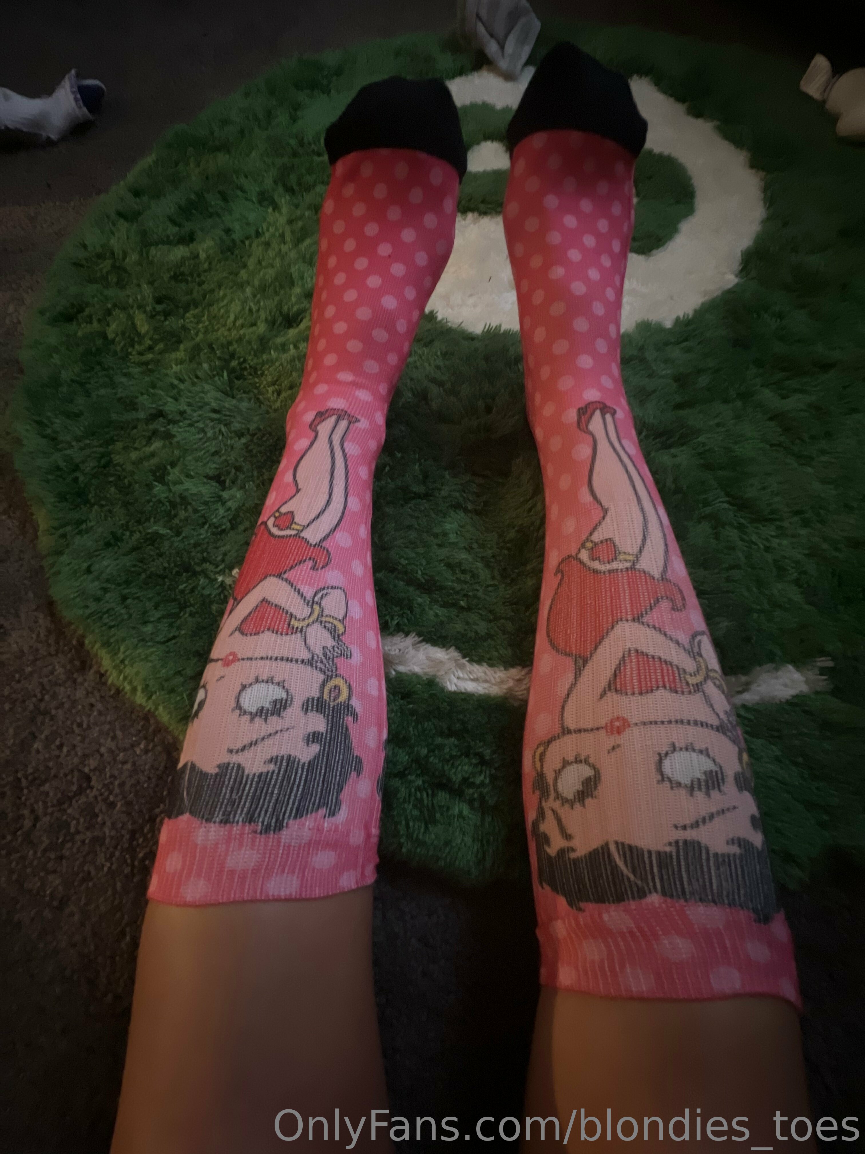 brees_feet1 feet photo 1