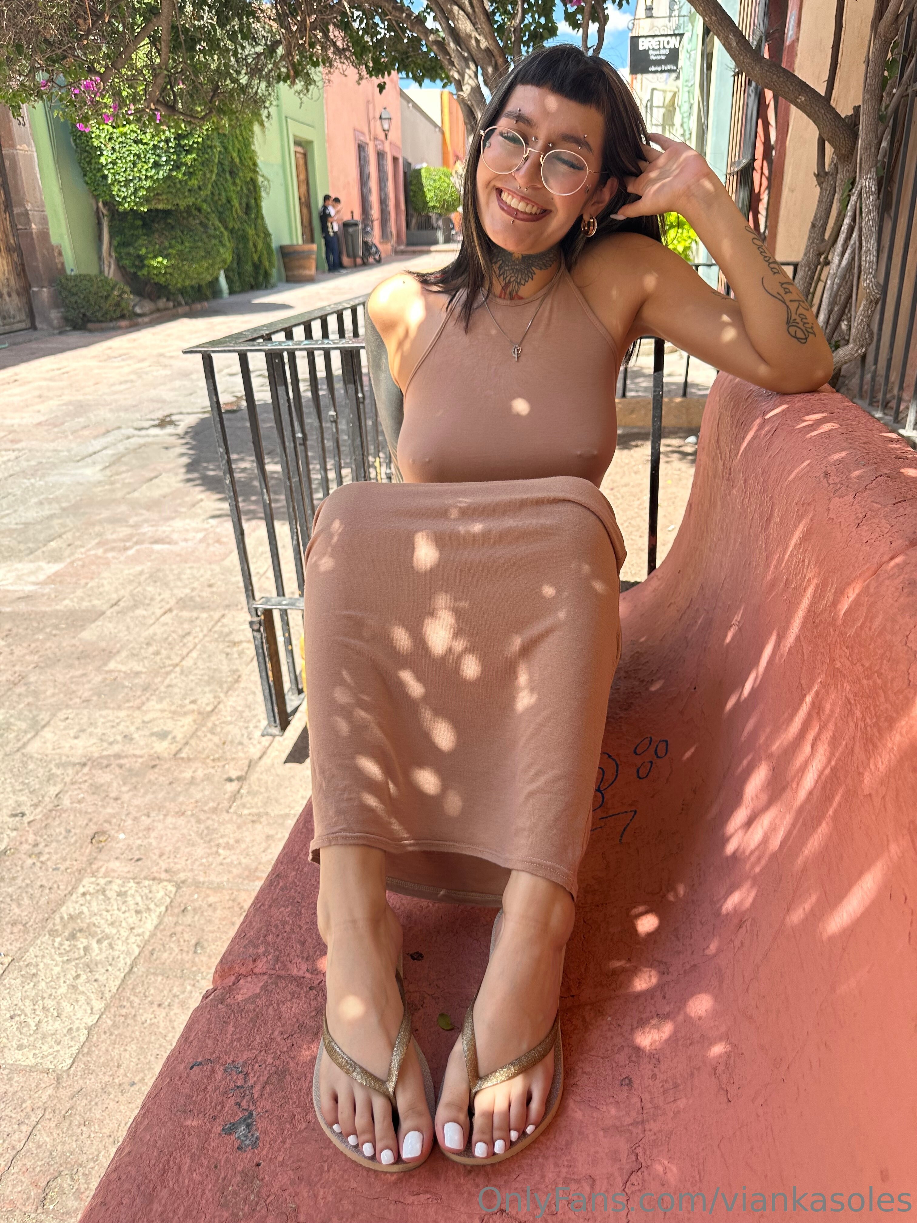 viankasoles feet photo 10