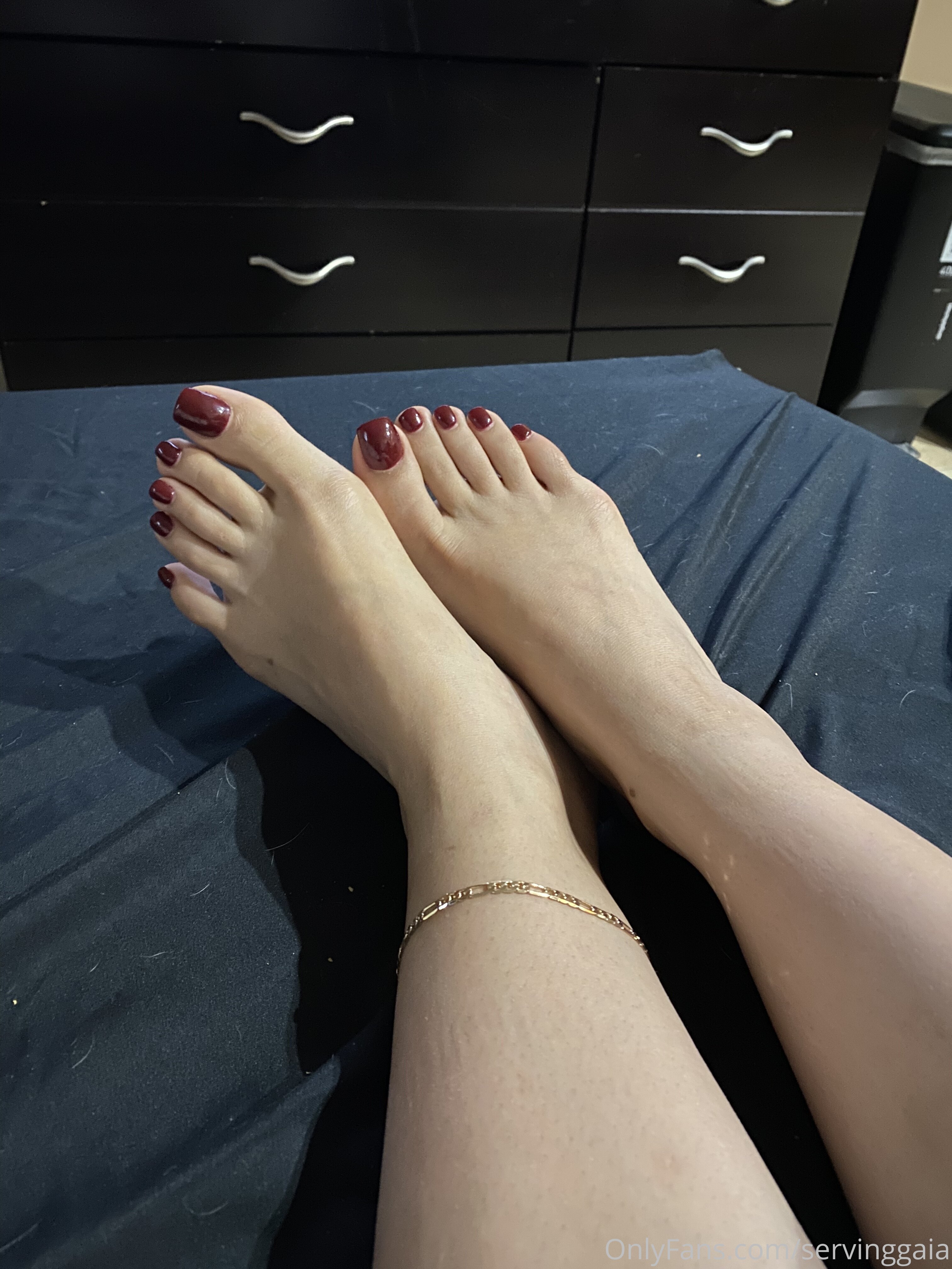 servinggaia feet photo 14