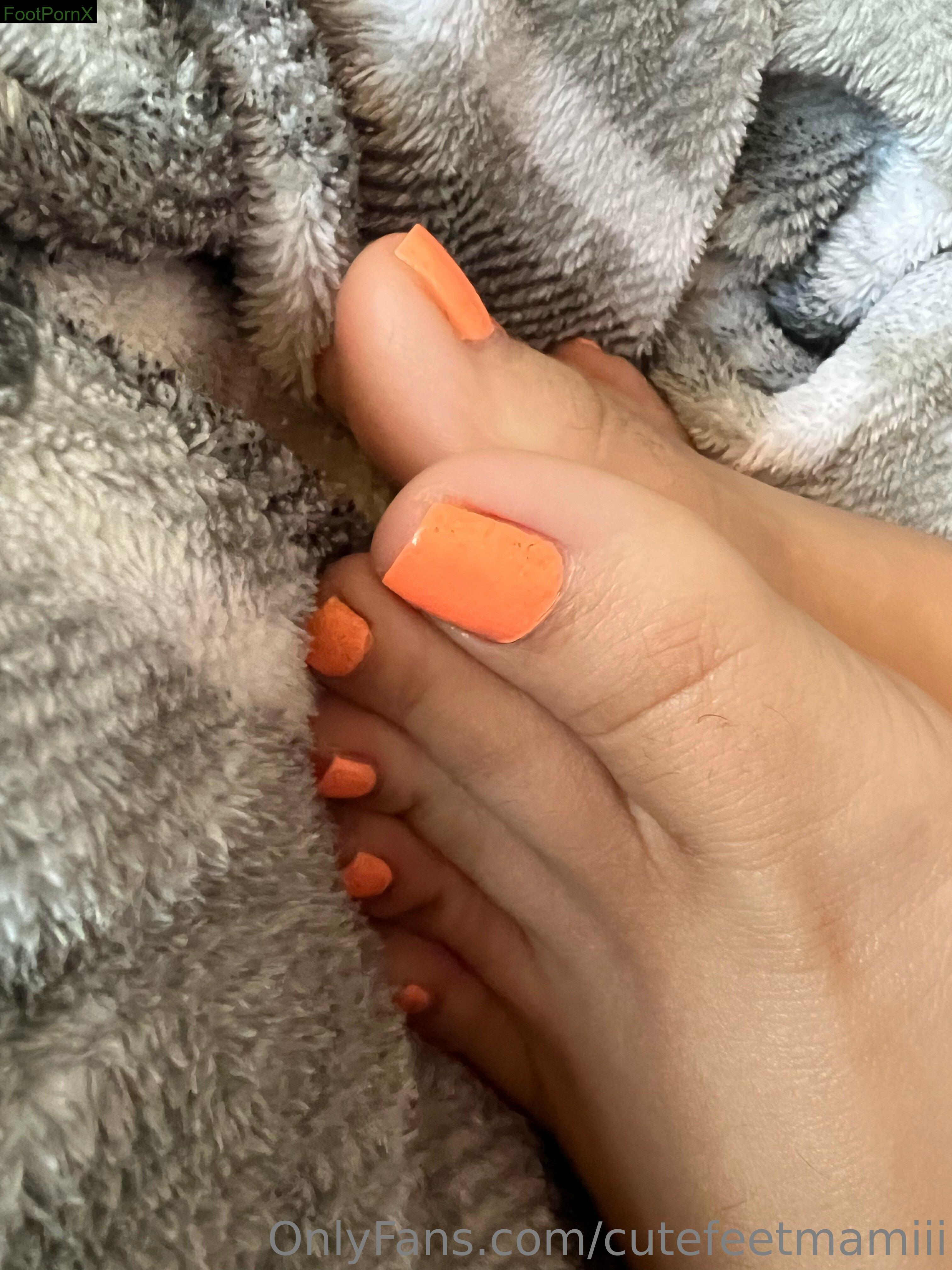 cutefeetmamiii feet photo 16