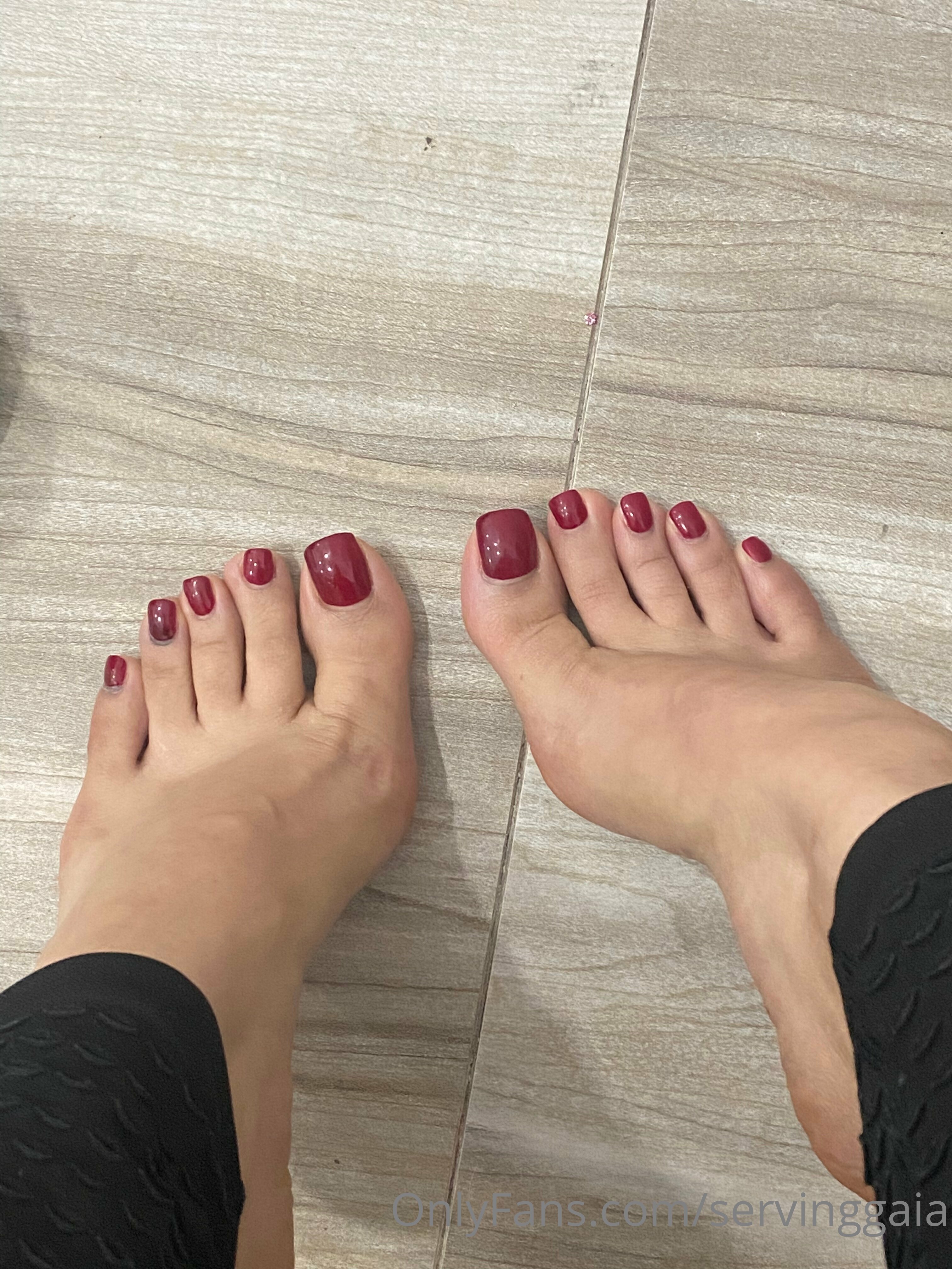 servinggaia feet photo 11