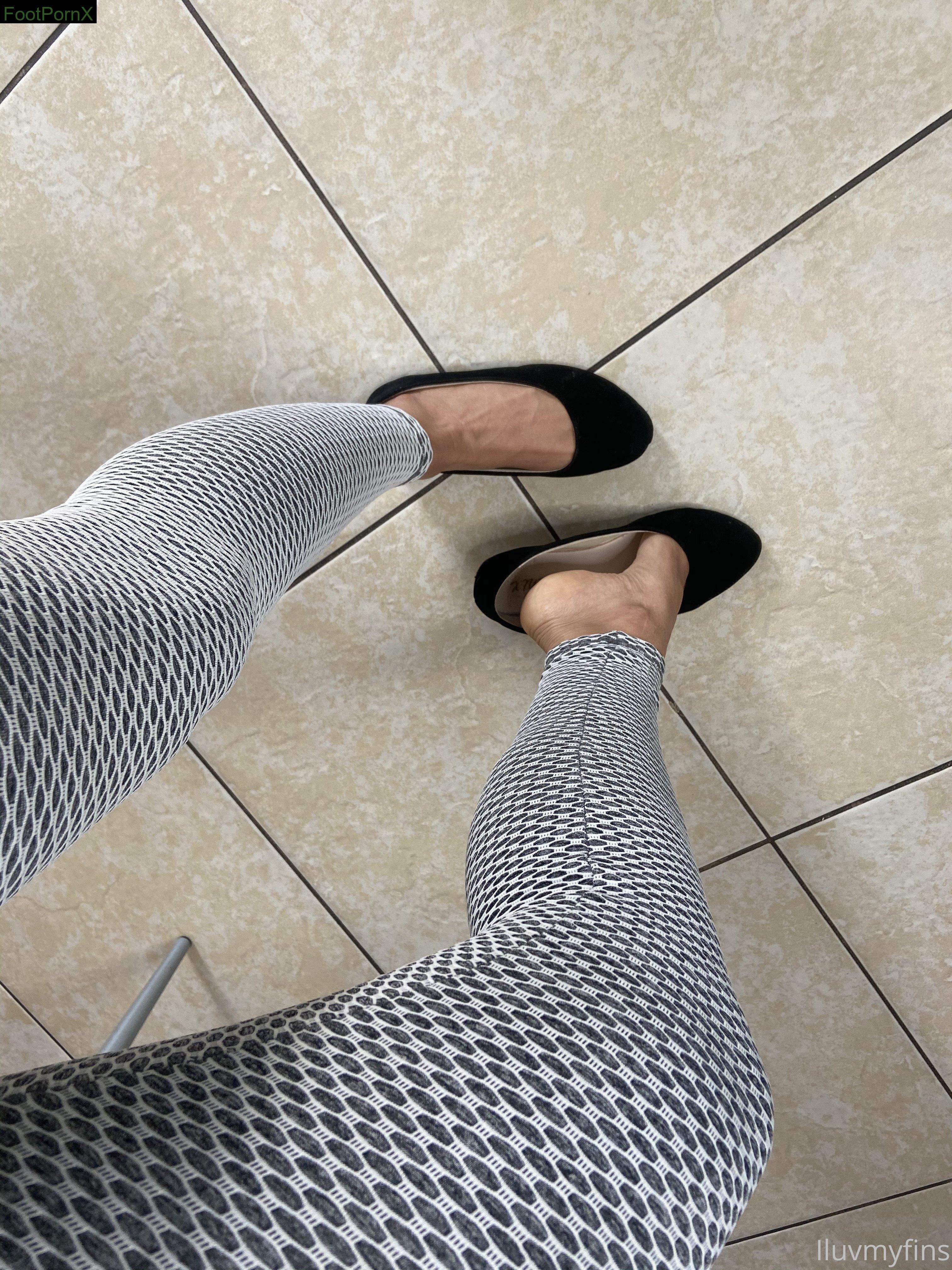 iluvmyfins feet photo 3