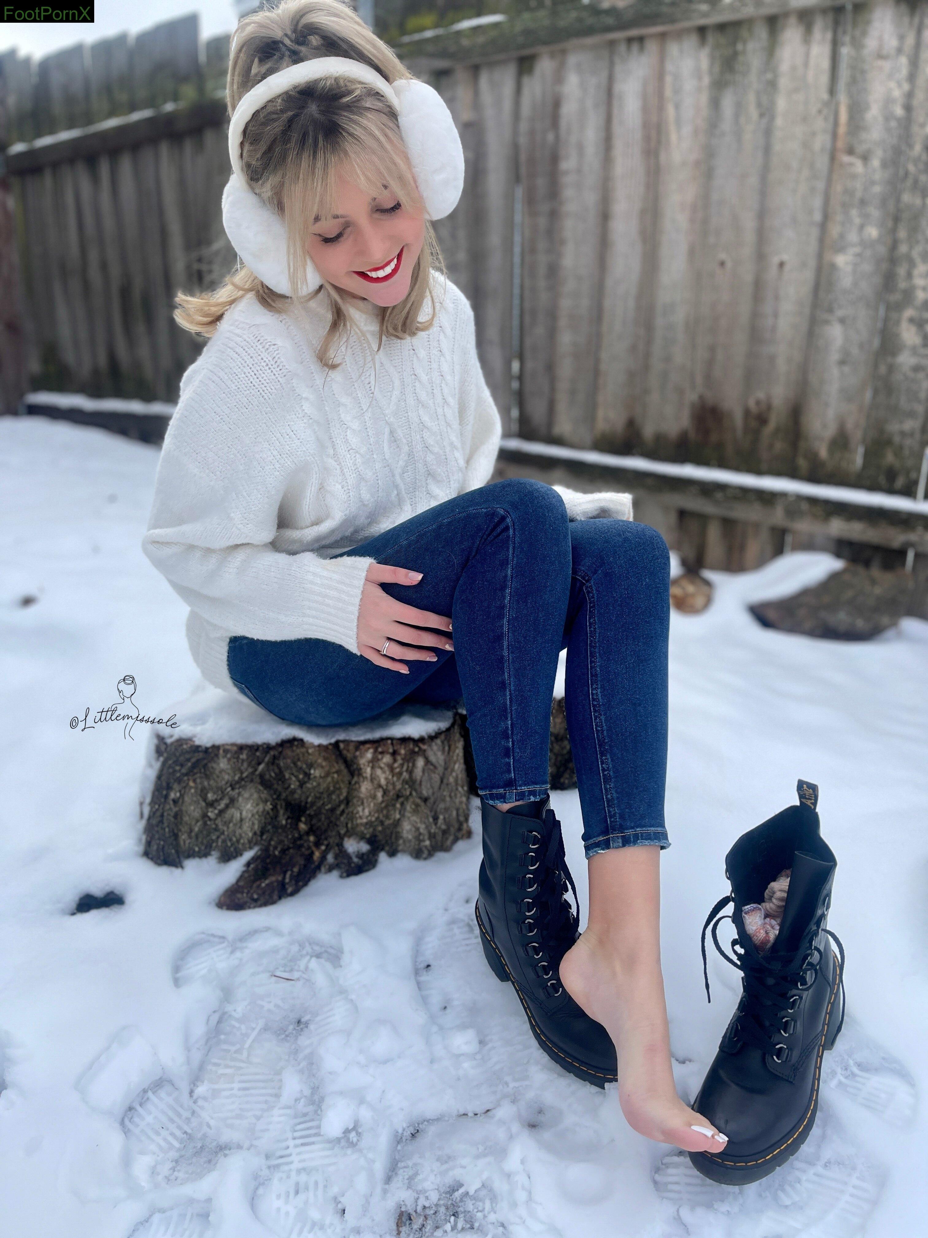 littlemisssole feet photo 16