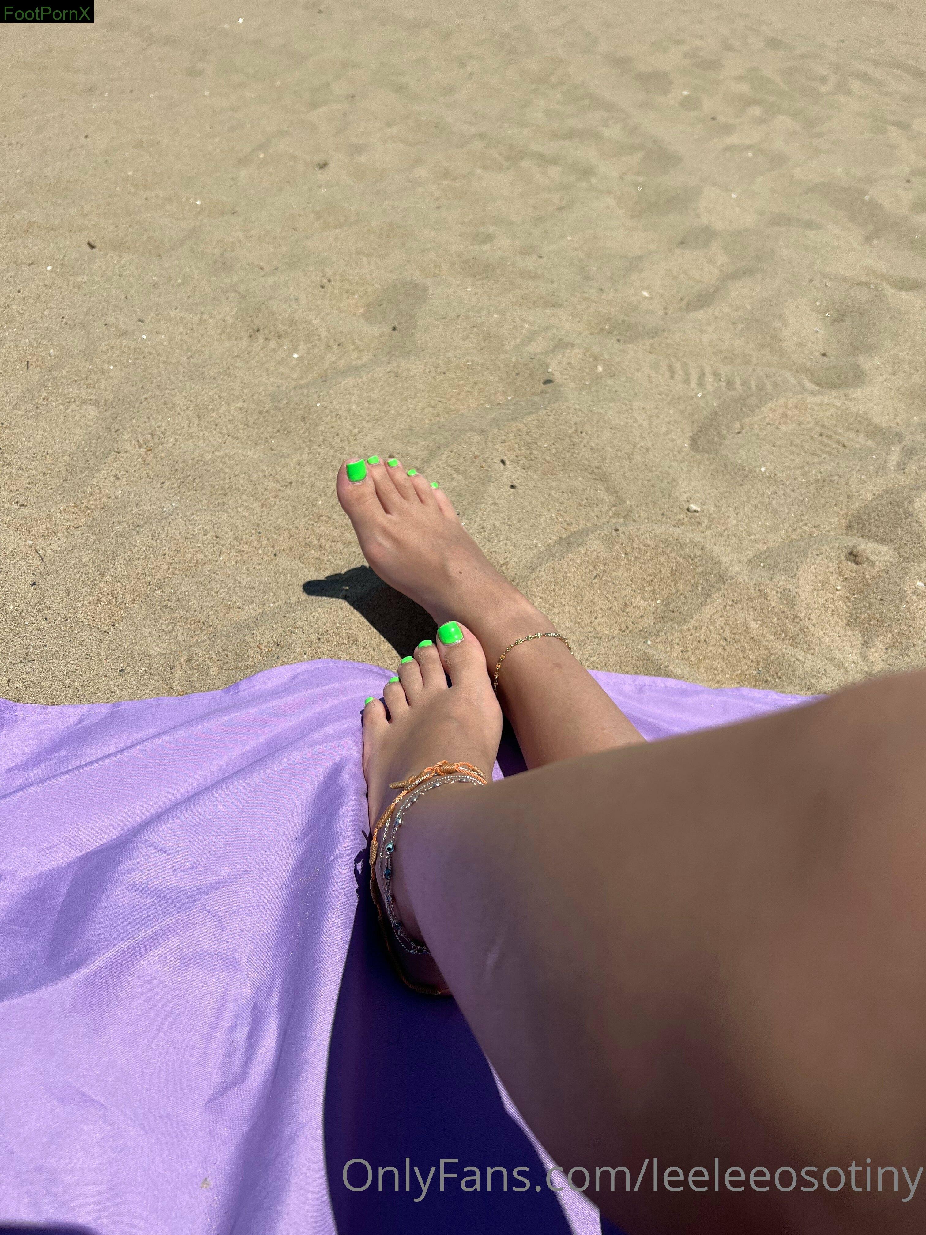 leeleeosotiny feet photo 9