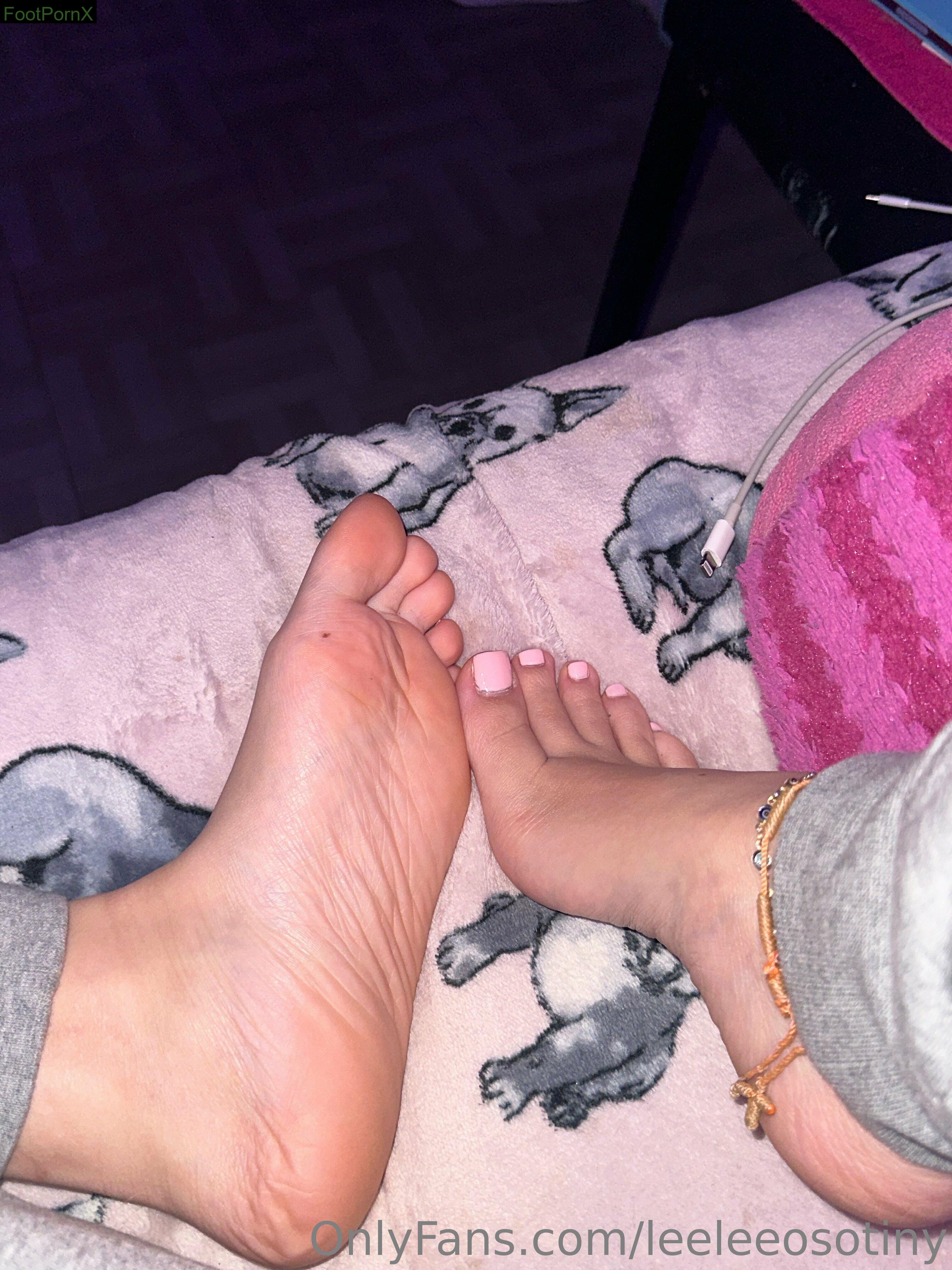 leeleeosotiny feet photo 10