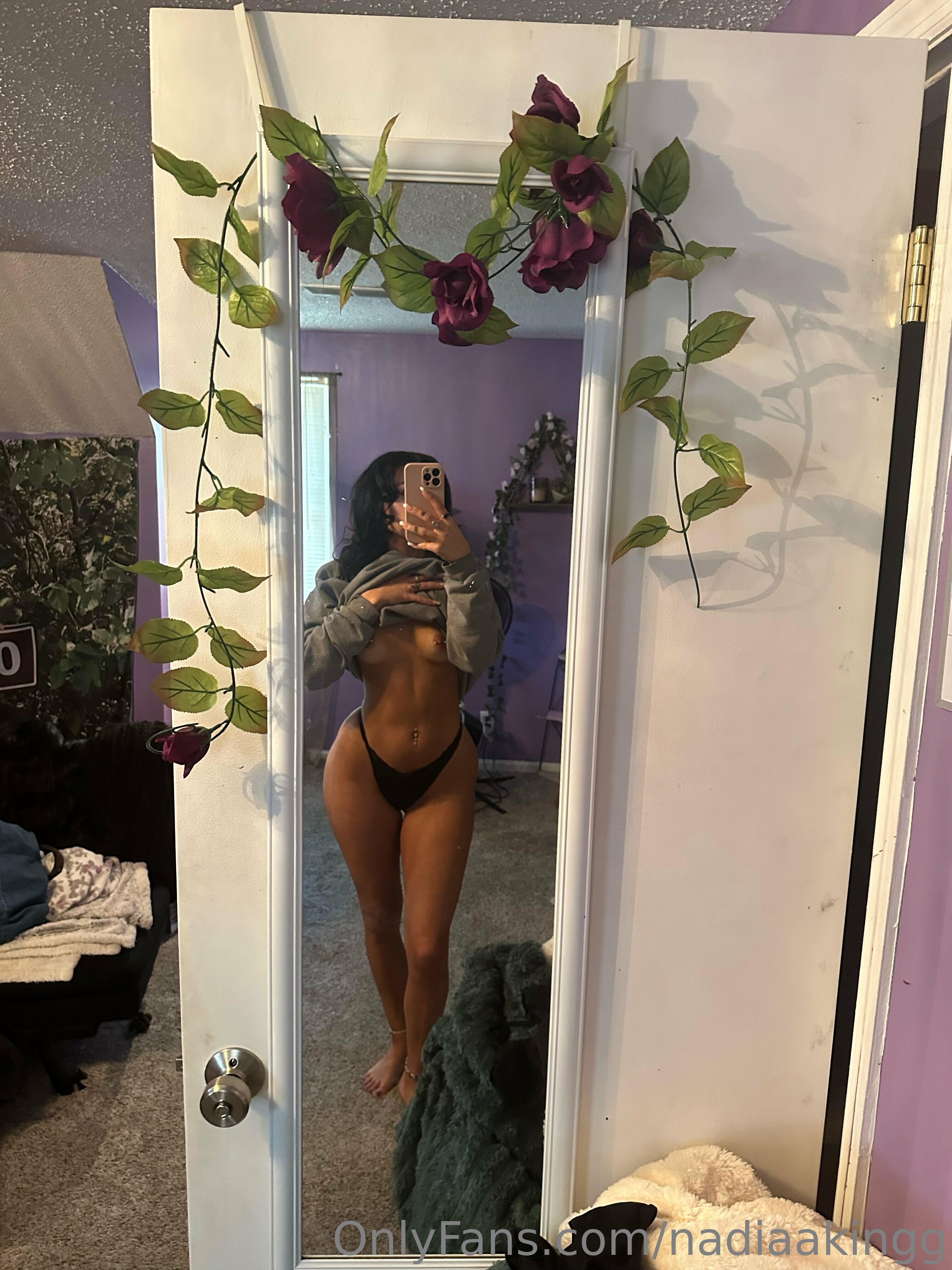 nadiaakingg feet photo 5