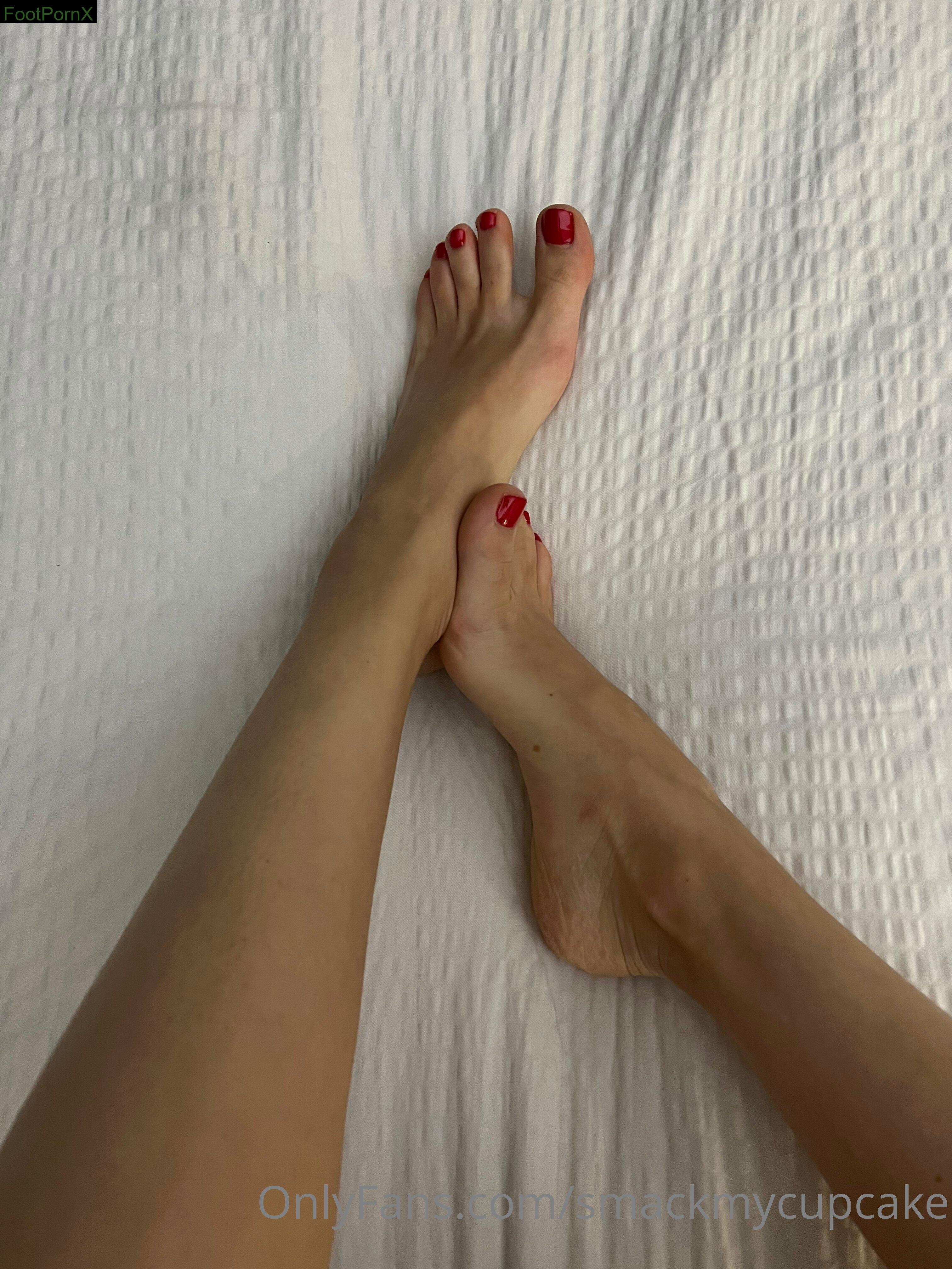 smackmycupcake feet photo 7