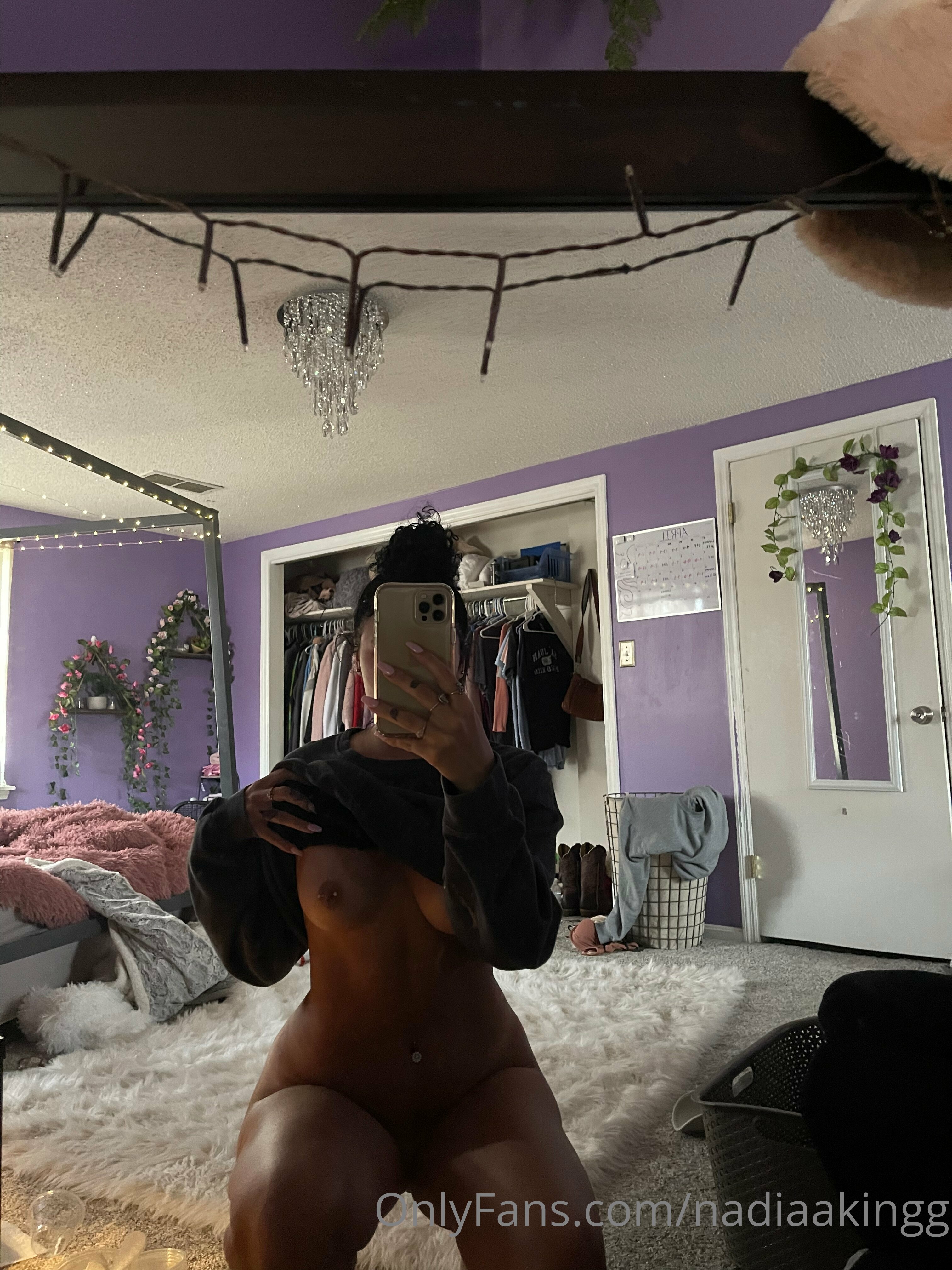 nadiaakingg feet photo 7