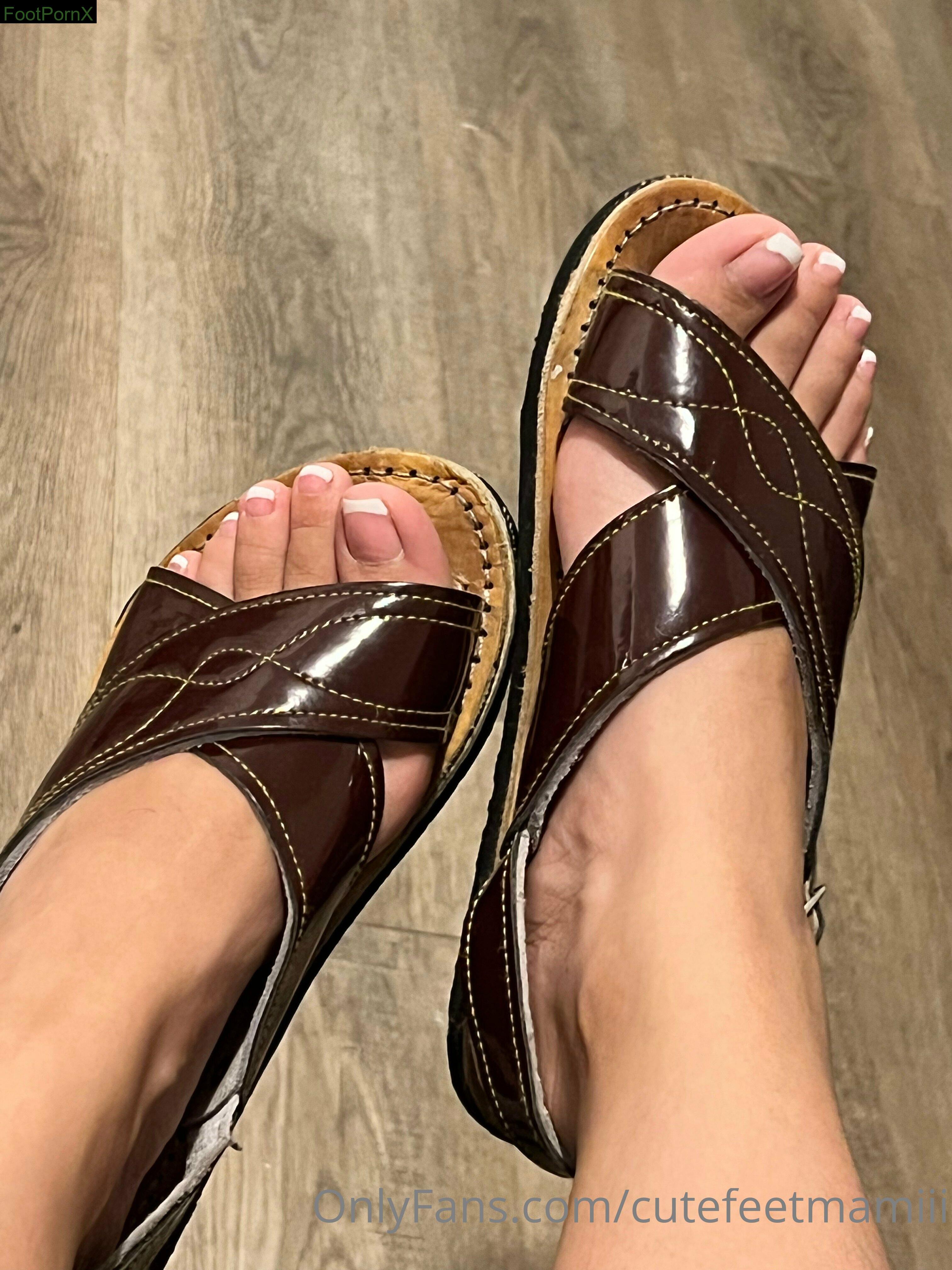 cutefeetmamiii feet photo 15