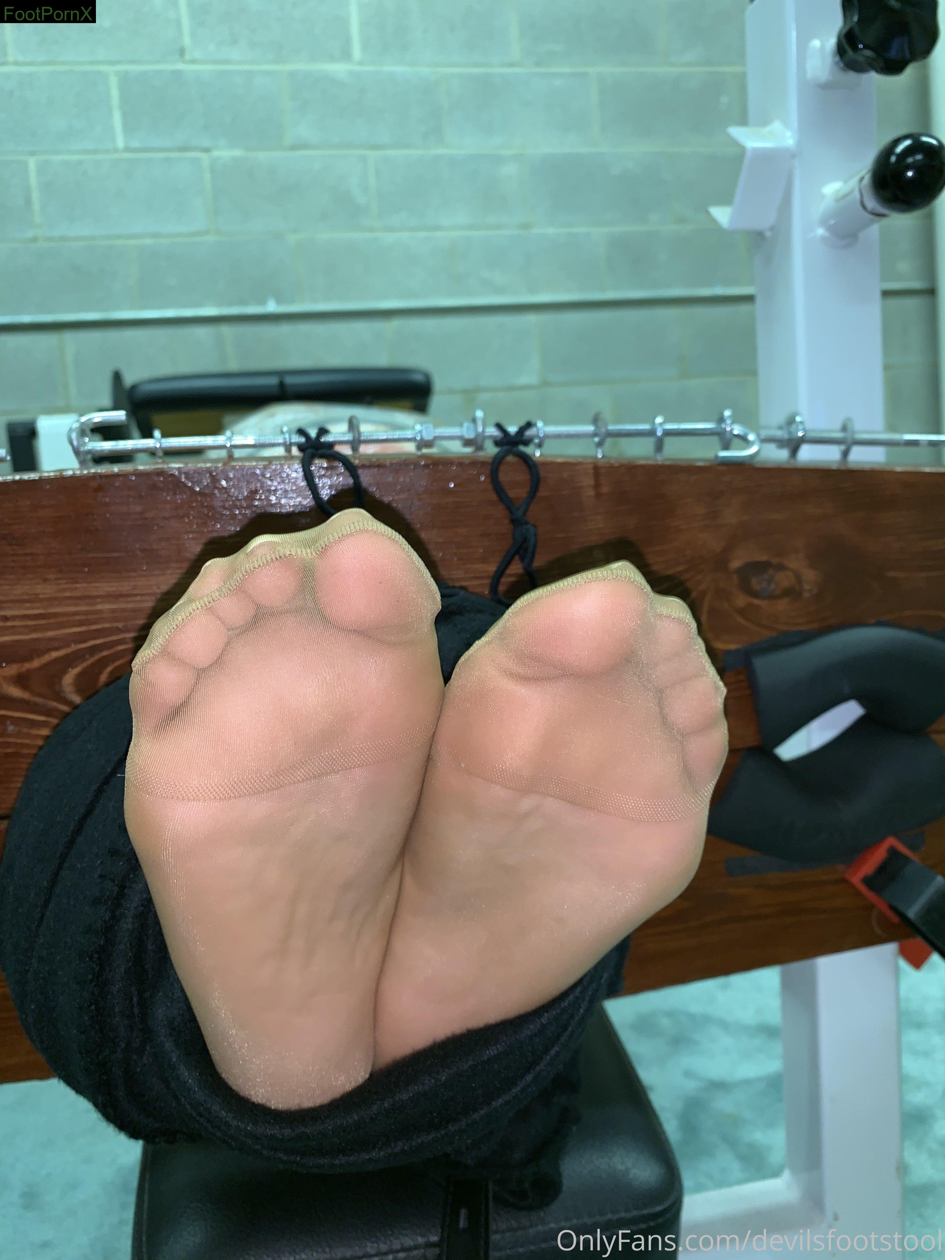 devilsfootstool feet photo 1