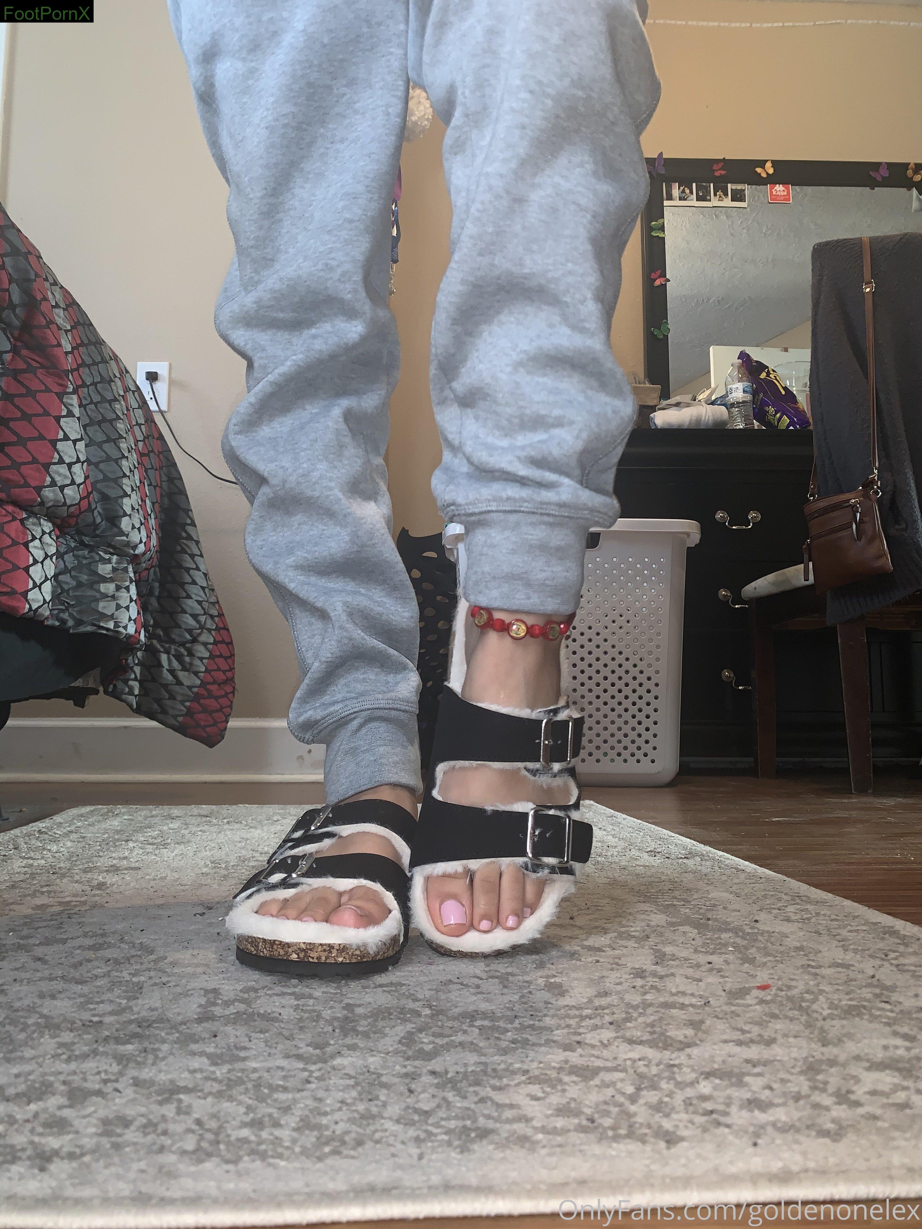 goldenonelex feet photo 15