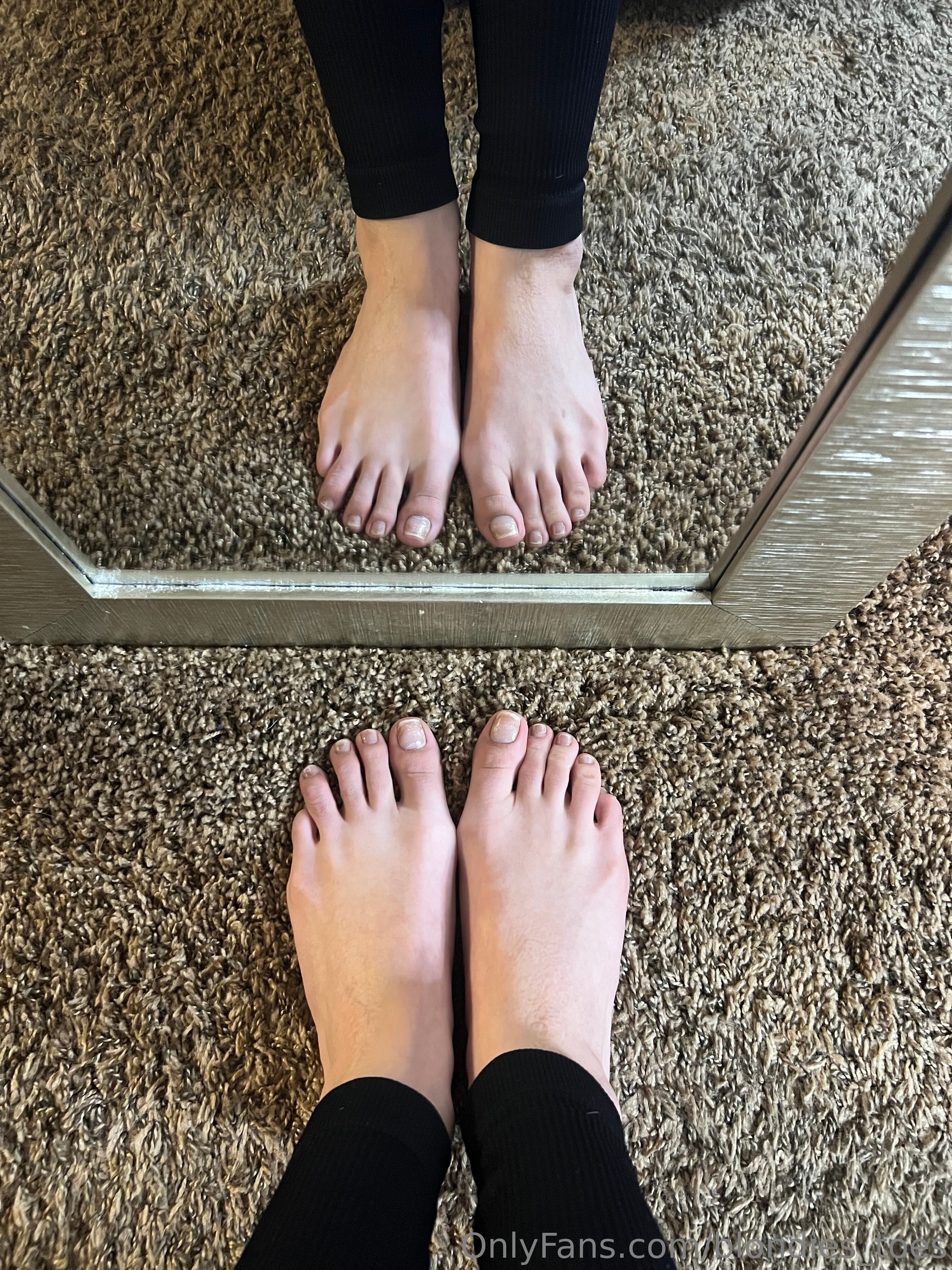 brees_feet1 feet photo 24