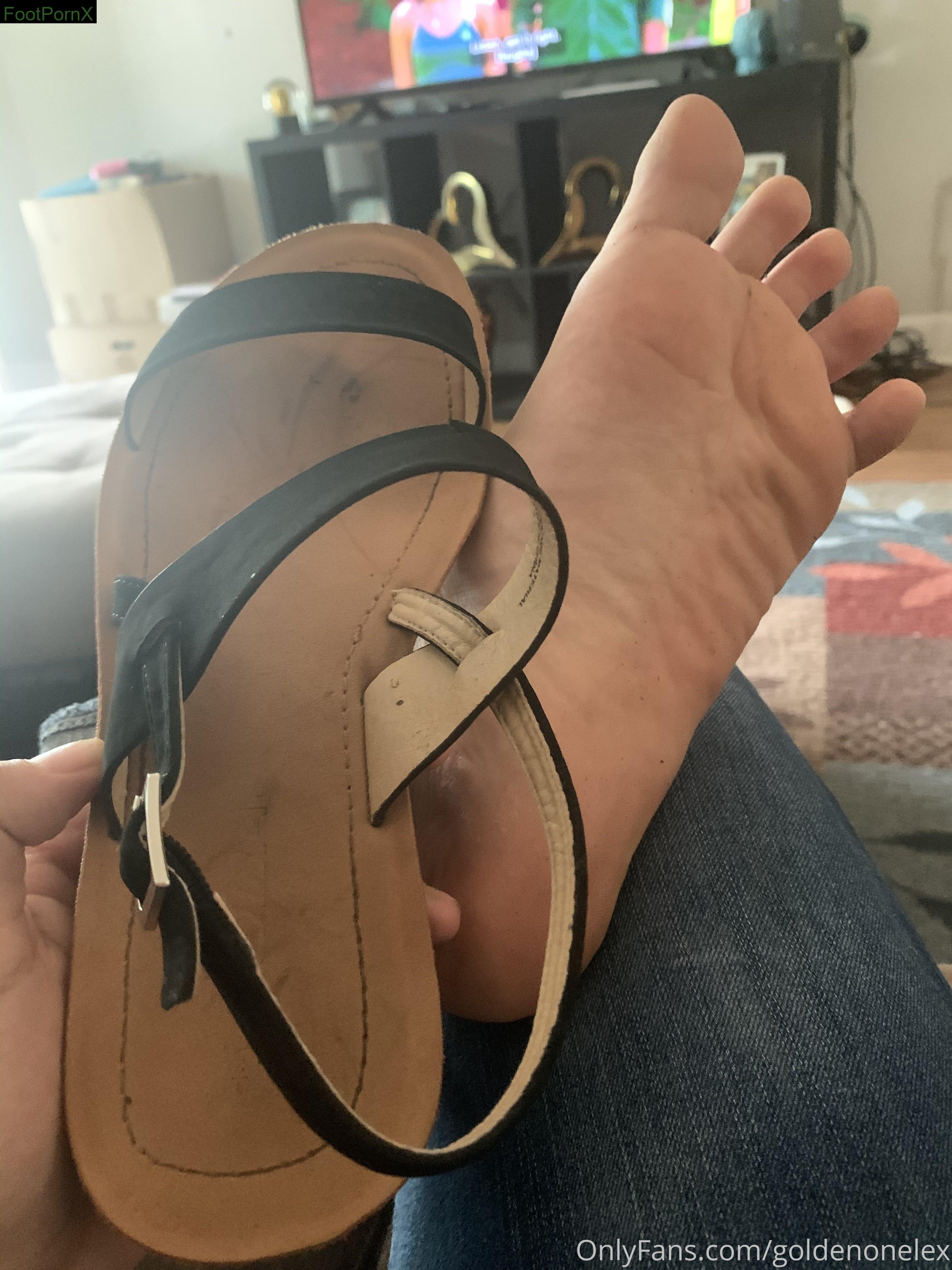 goldenonelex feet photo 14