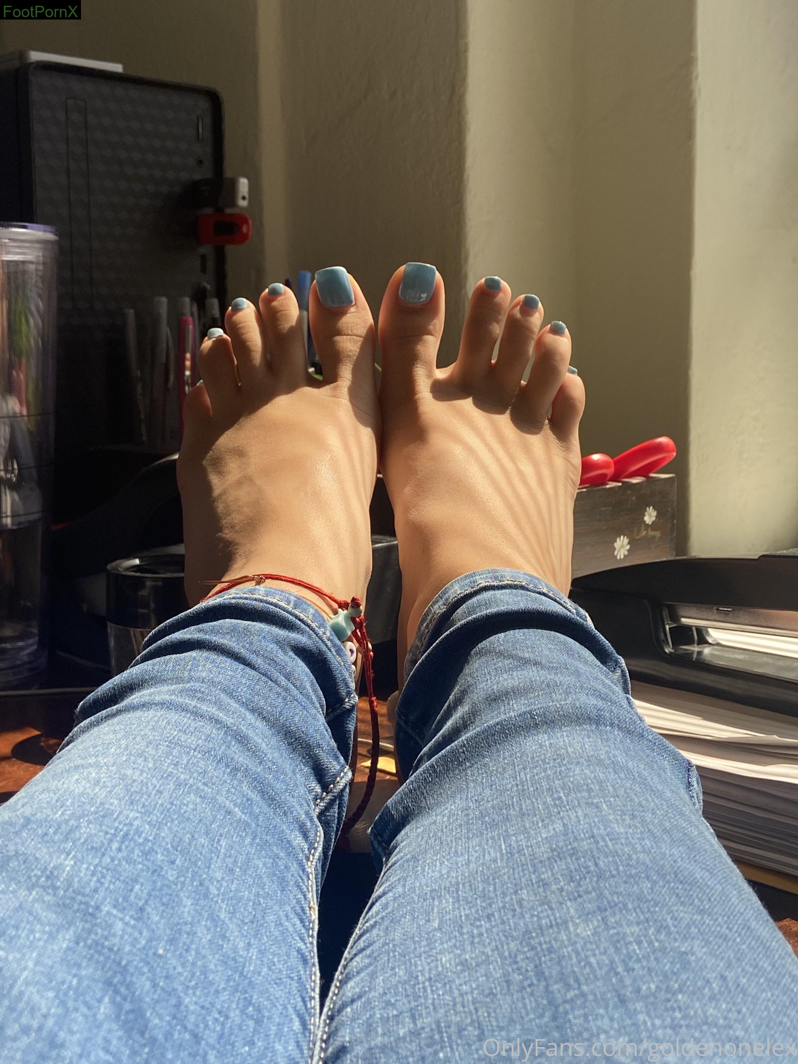 goldenonelex feet photo 16