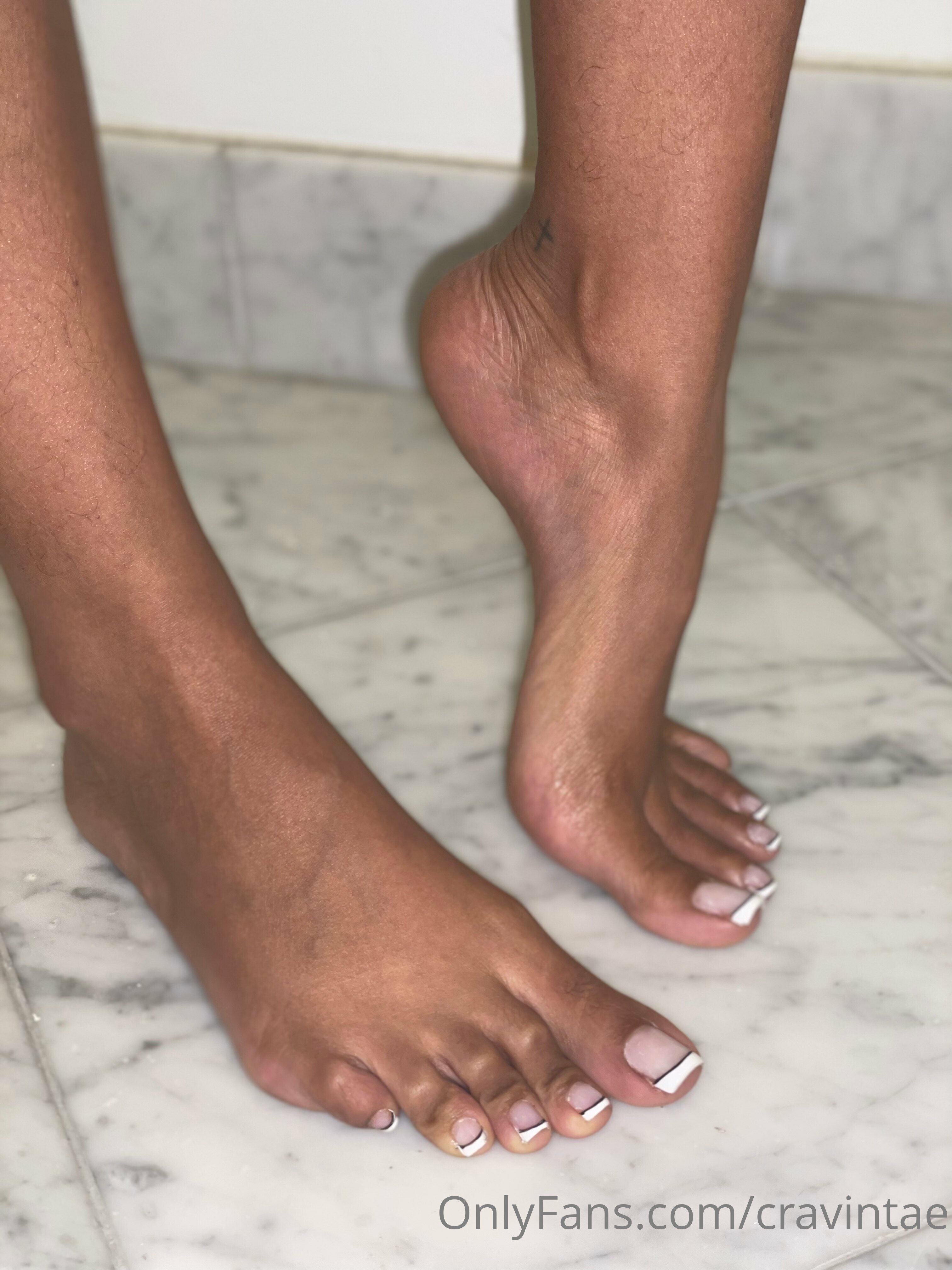 cravintae feet photo 4