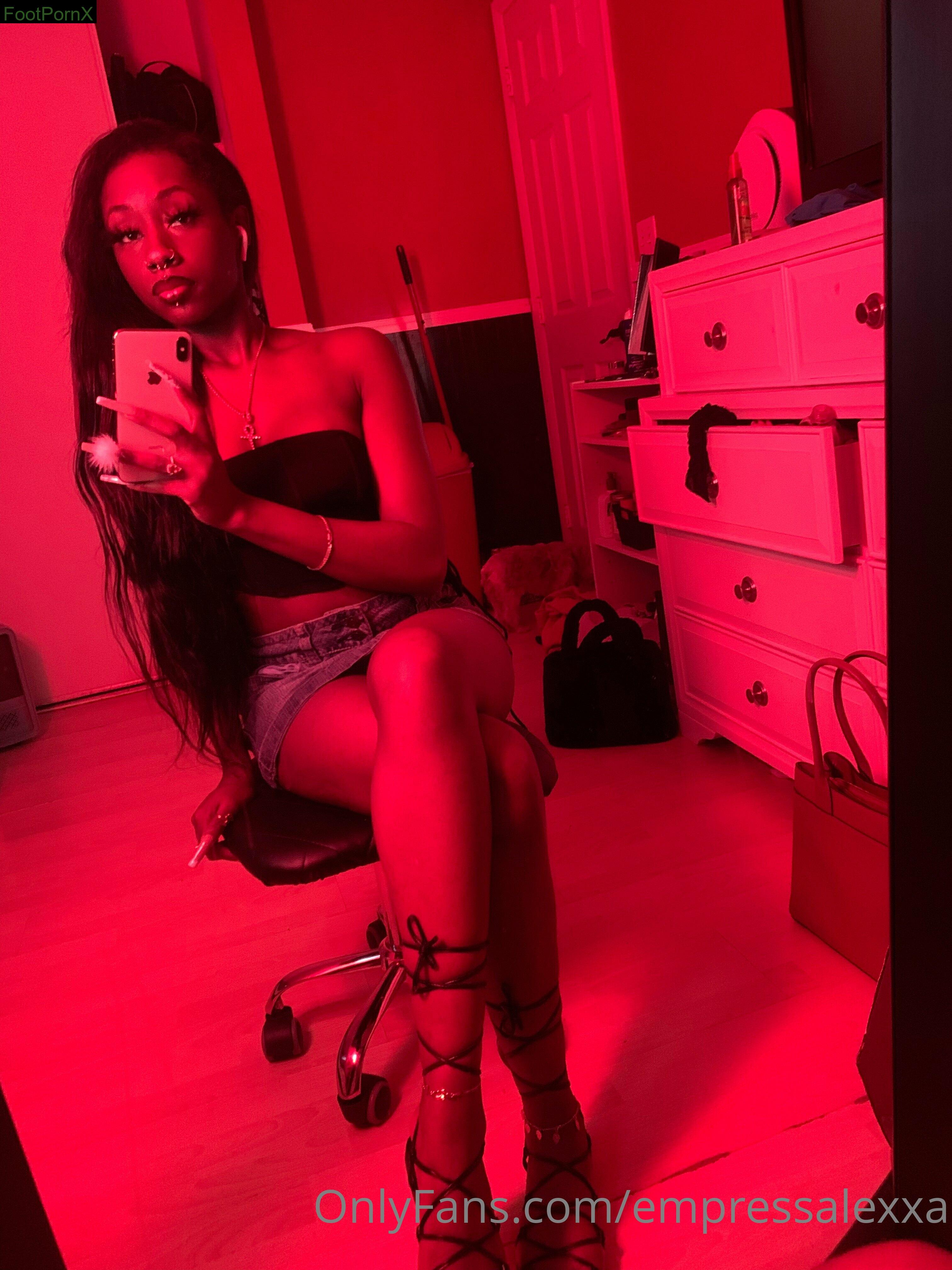 empressalexxa feet photo 20