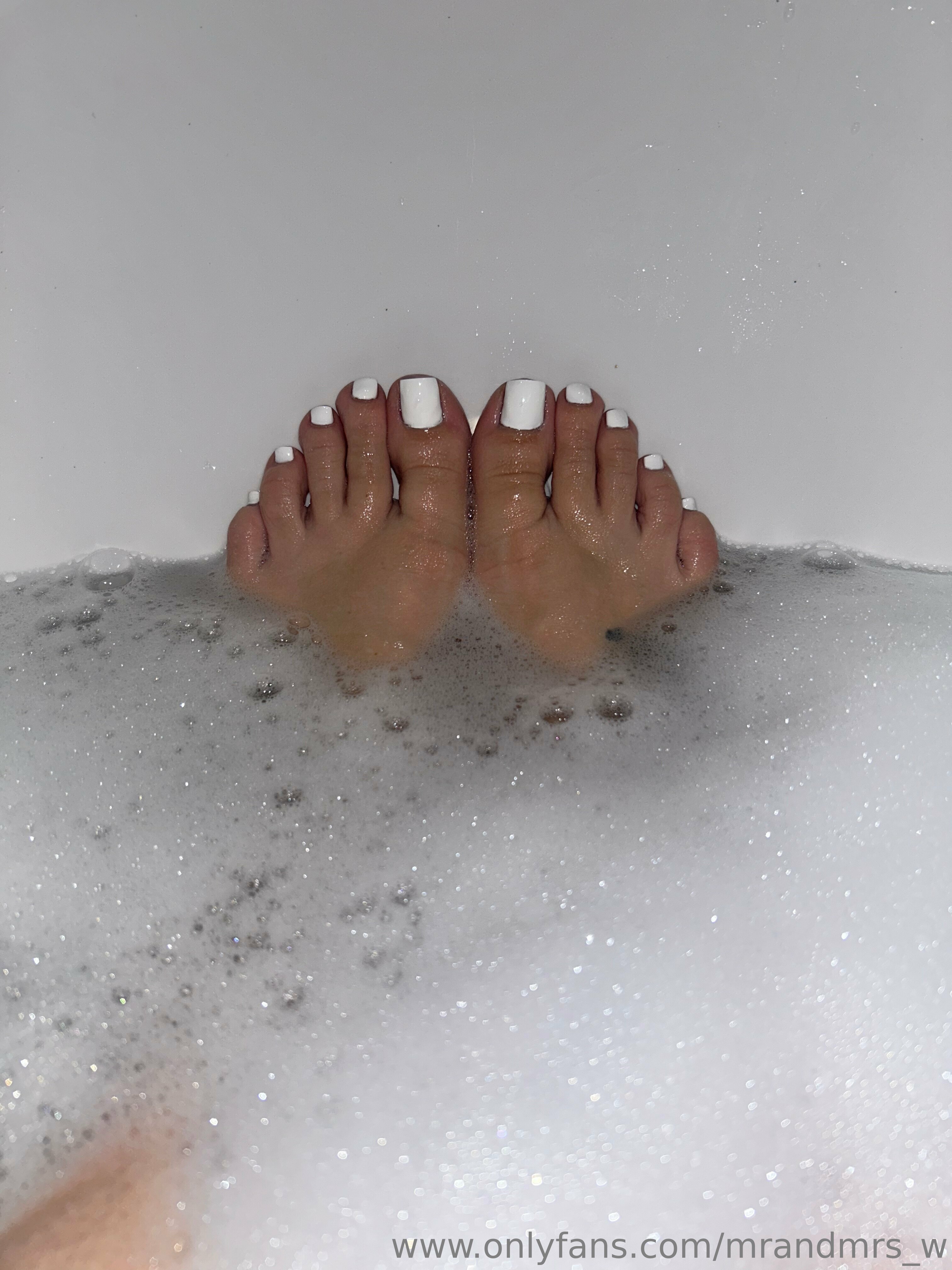 mrandmrs_w feet photo 16