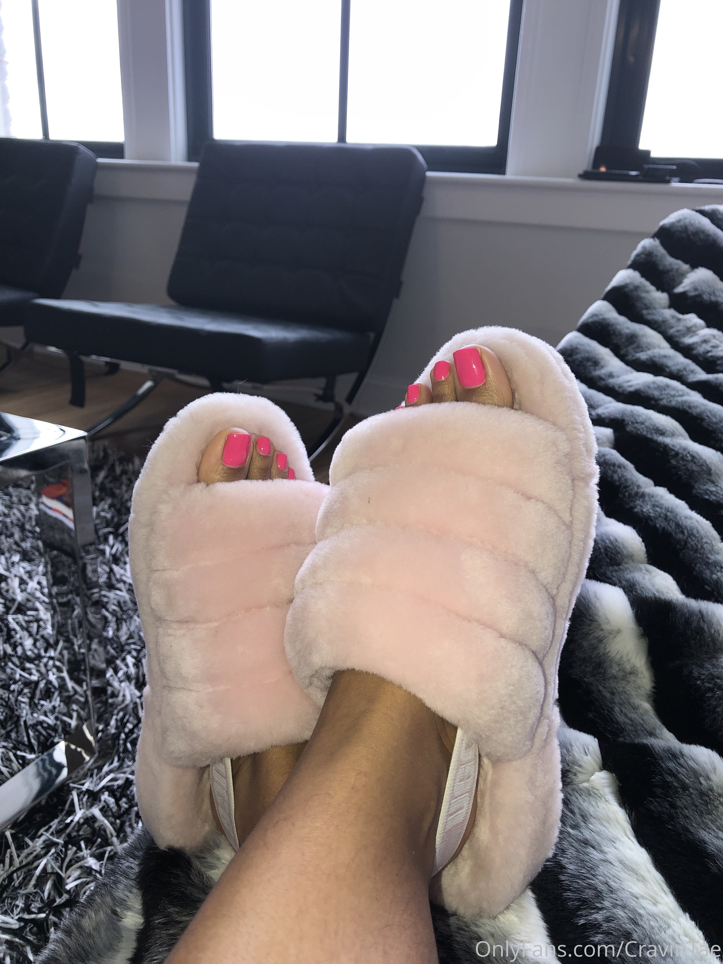 cravintae feet photo 1